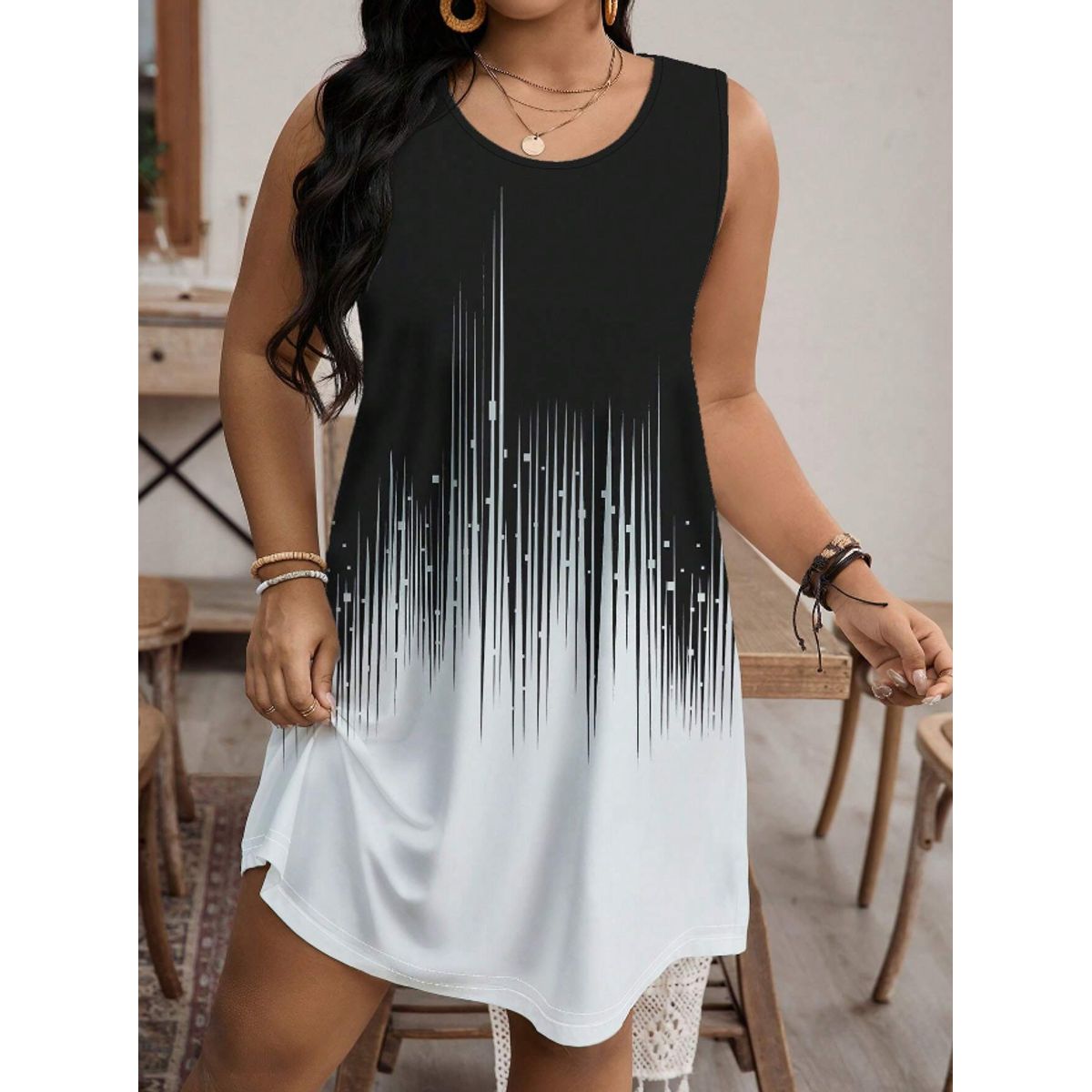 KIRAMA CLOTHING STORE - Vestido Sin Mangas Blanco y Negro con Estampado Gráfico Degradado