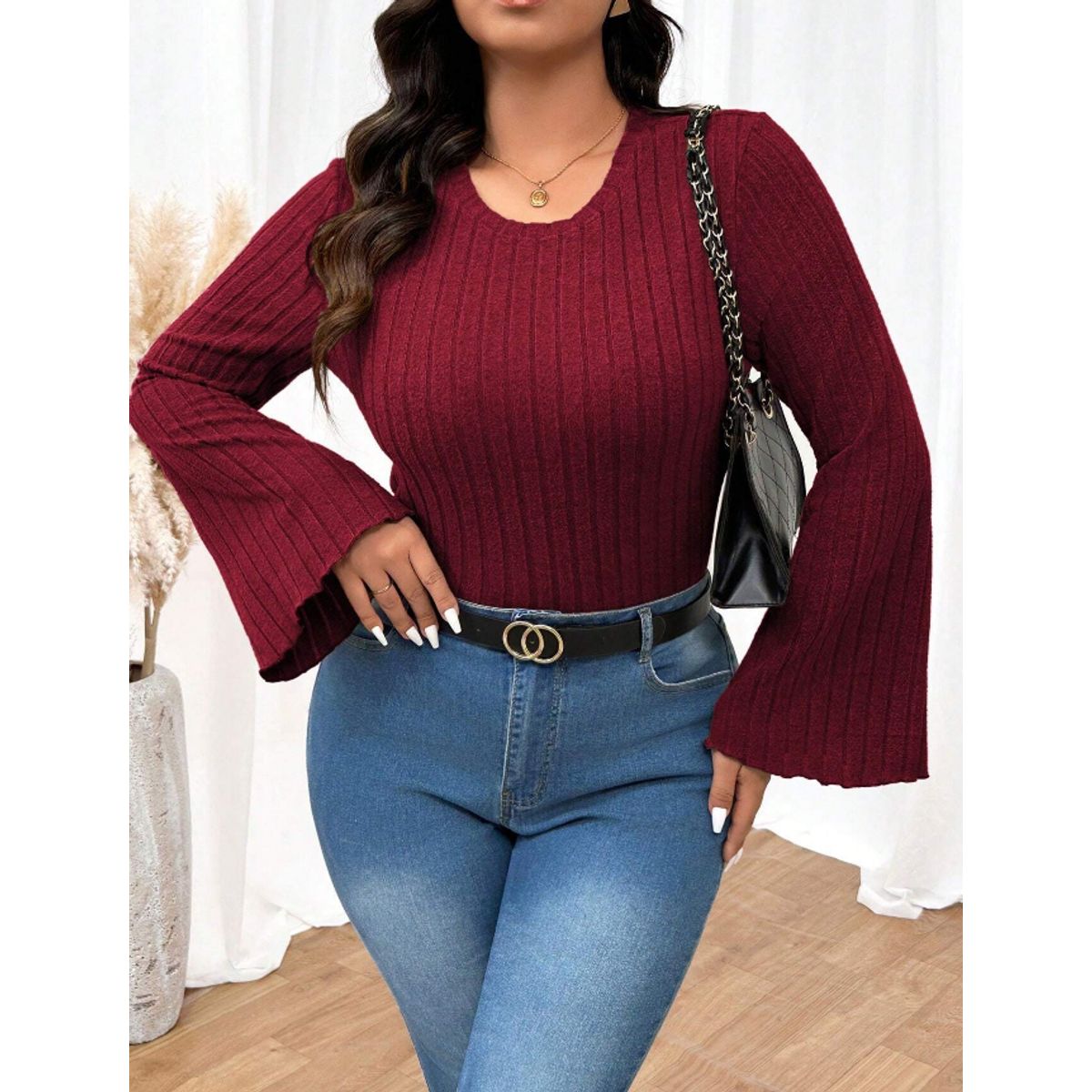 KIRAMA CLOTHING STORE - Suéter Ajustado Canalé Color Caoba con Mangas de Campana