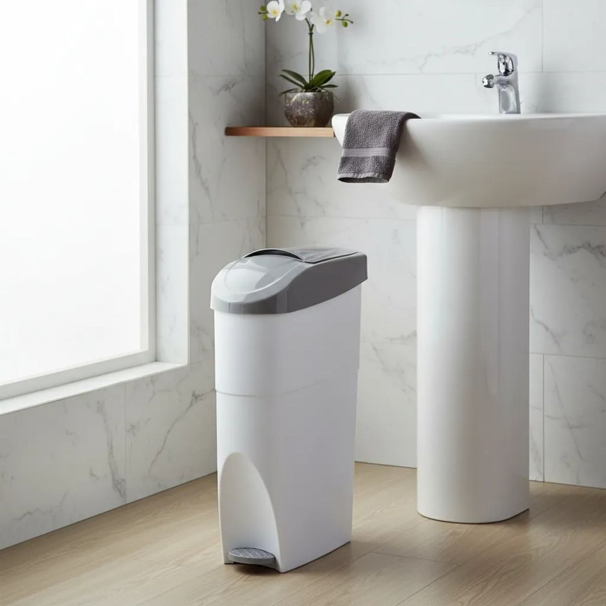 GENERICO - Contenedor De Basura Plástico Pedal Blanco Compacto