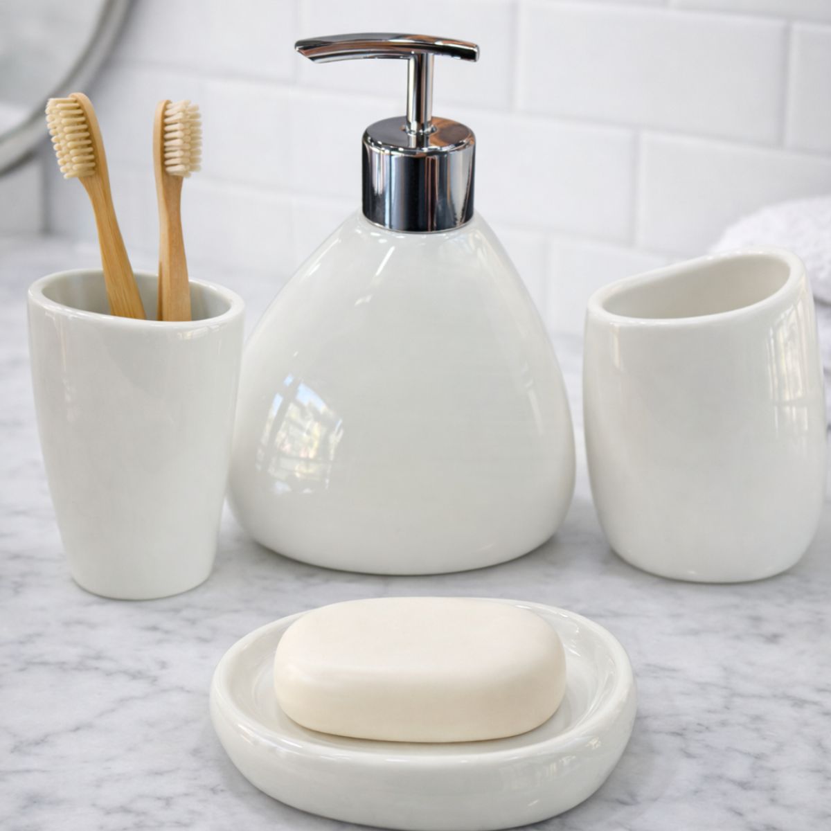 GENERICO - Set Accesorios de Baño 4 Piezas Cerámica Blanco – Dispensador y Porta Cepillos
