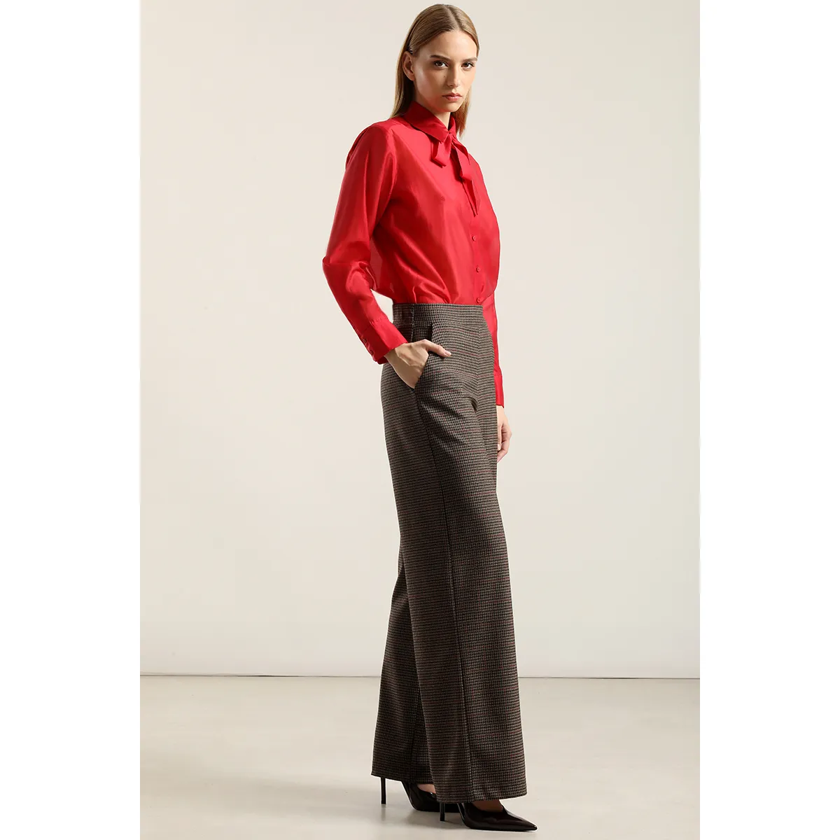 LIOLA - Pantalón ancho, tiro alto, café Liola
