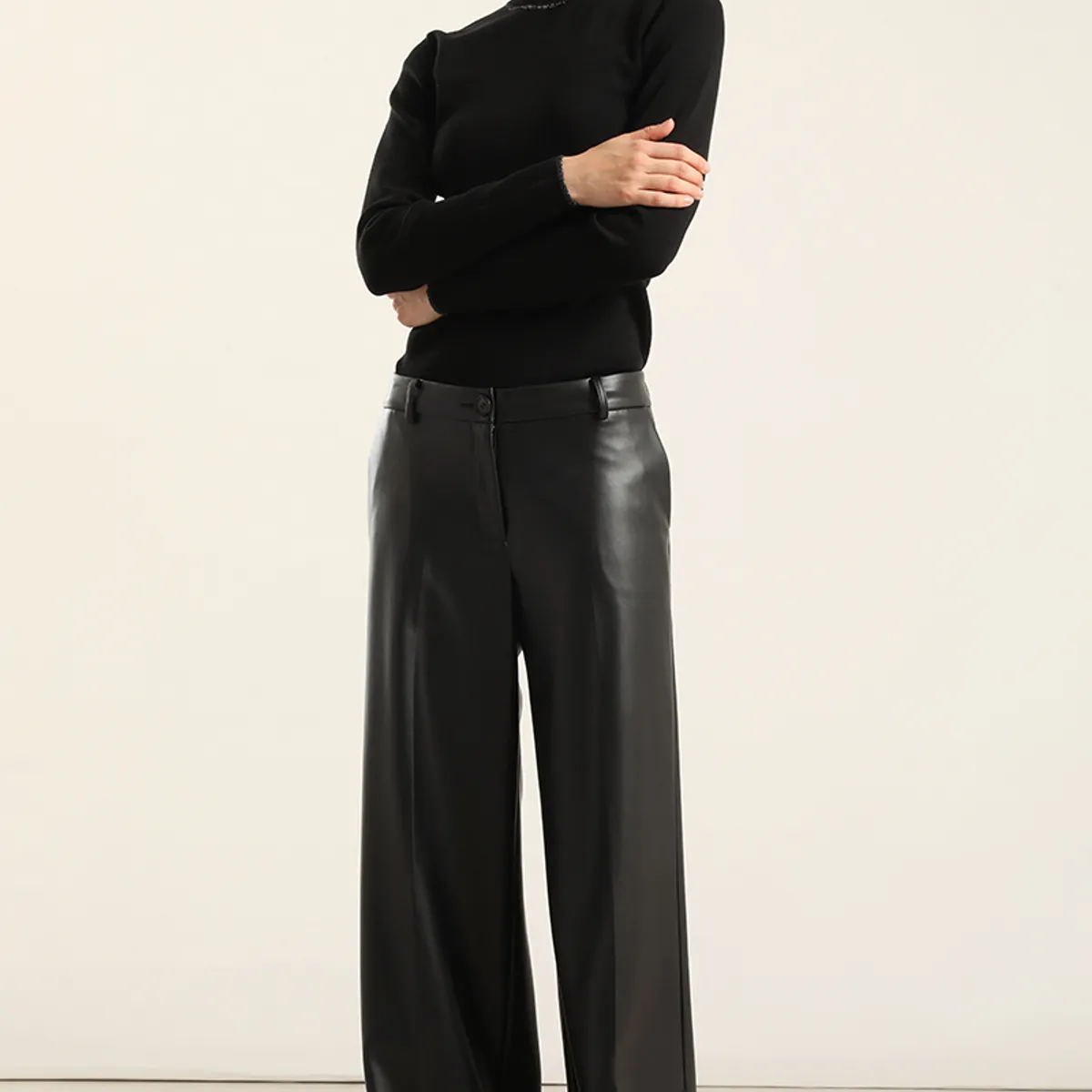LIOLA - Pantalón ancho, tiro alto, efecto cuero, negro Liola