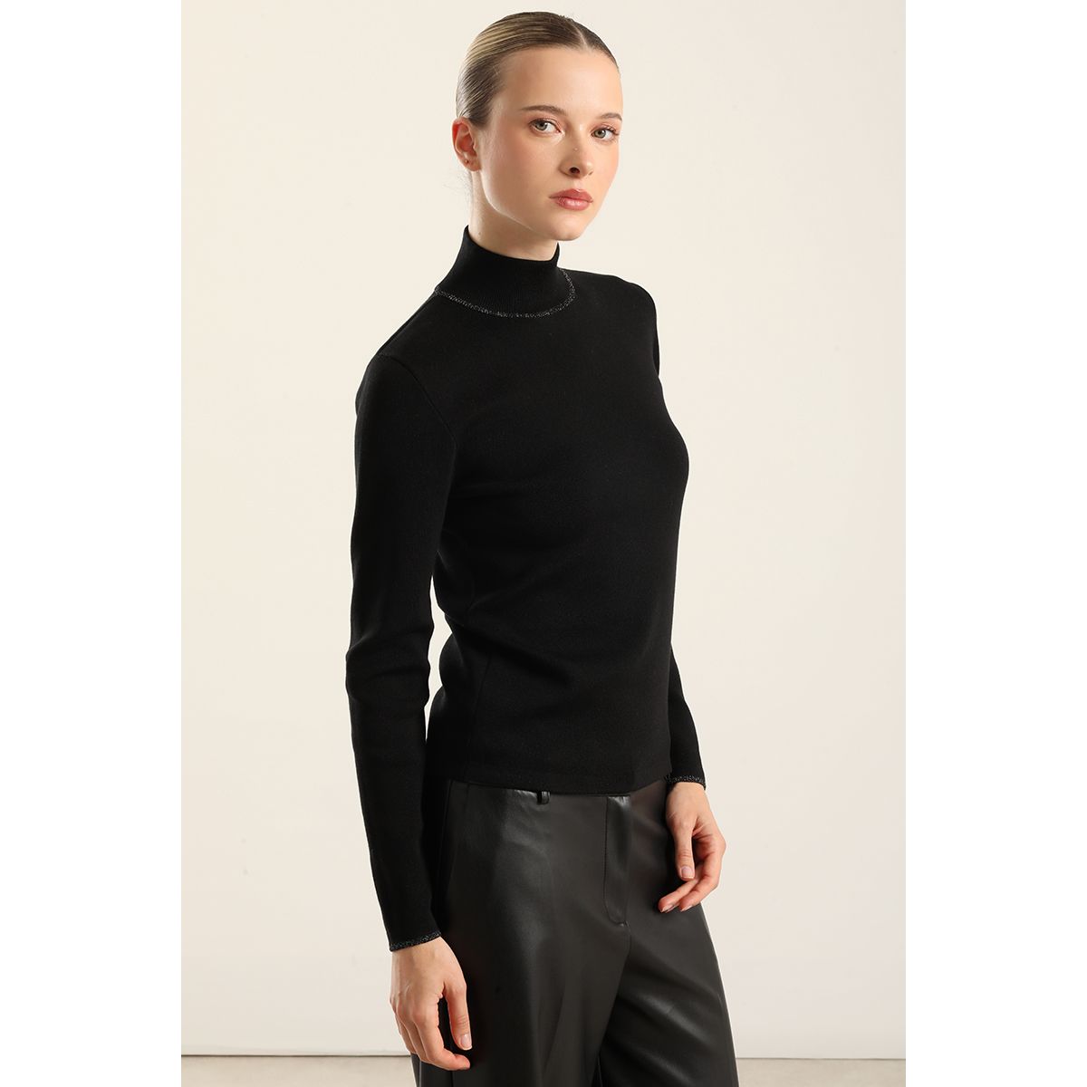 LIOLA - Jersey punto, rivete metalizado, negro Liola