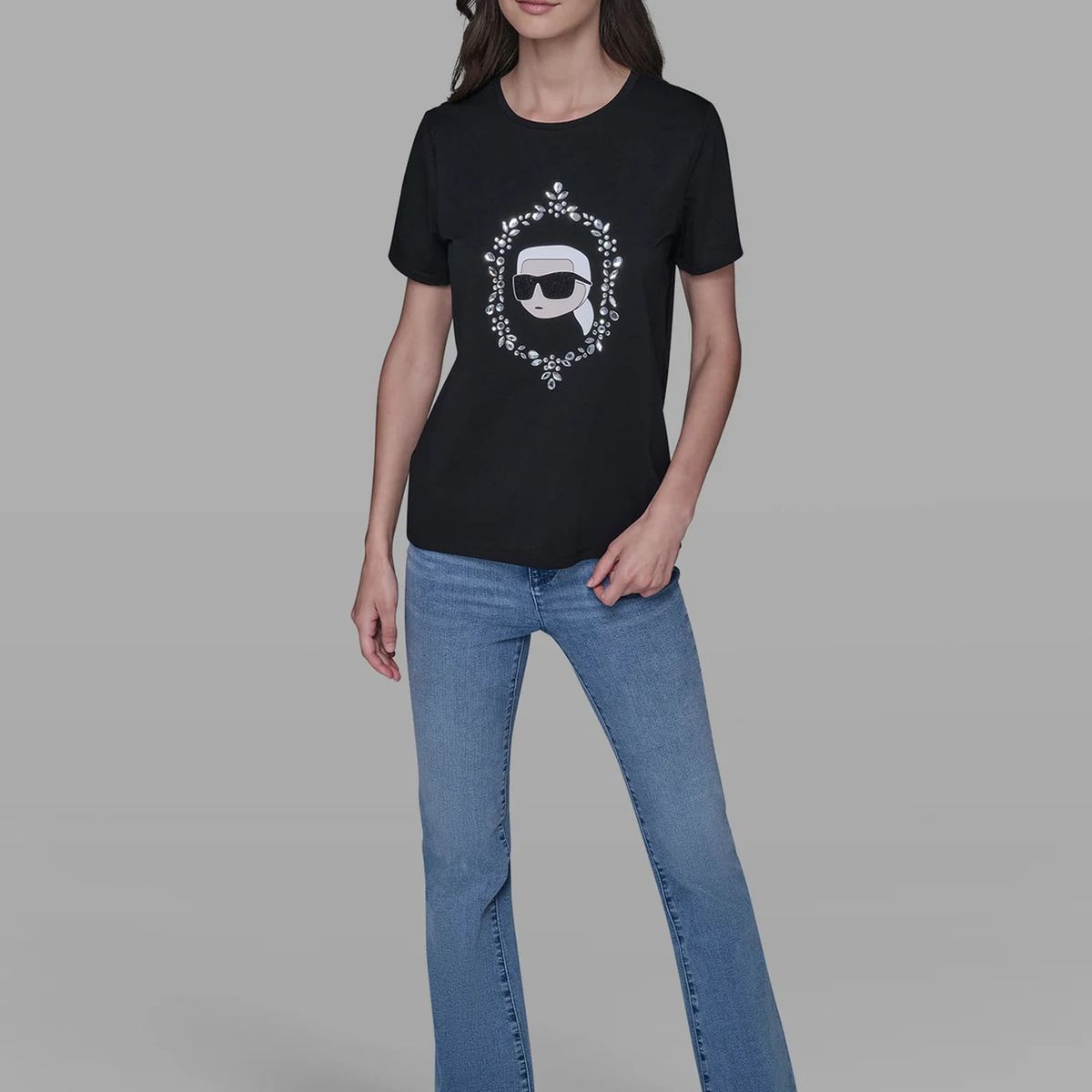 KARL LAGERFELD - Polera con gráfico de Karl en retrato con pedrería