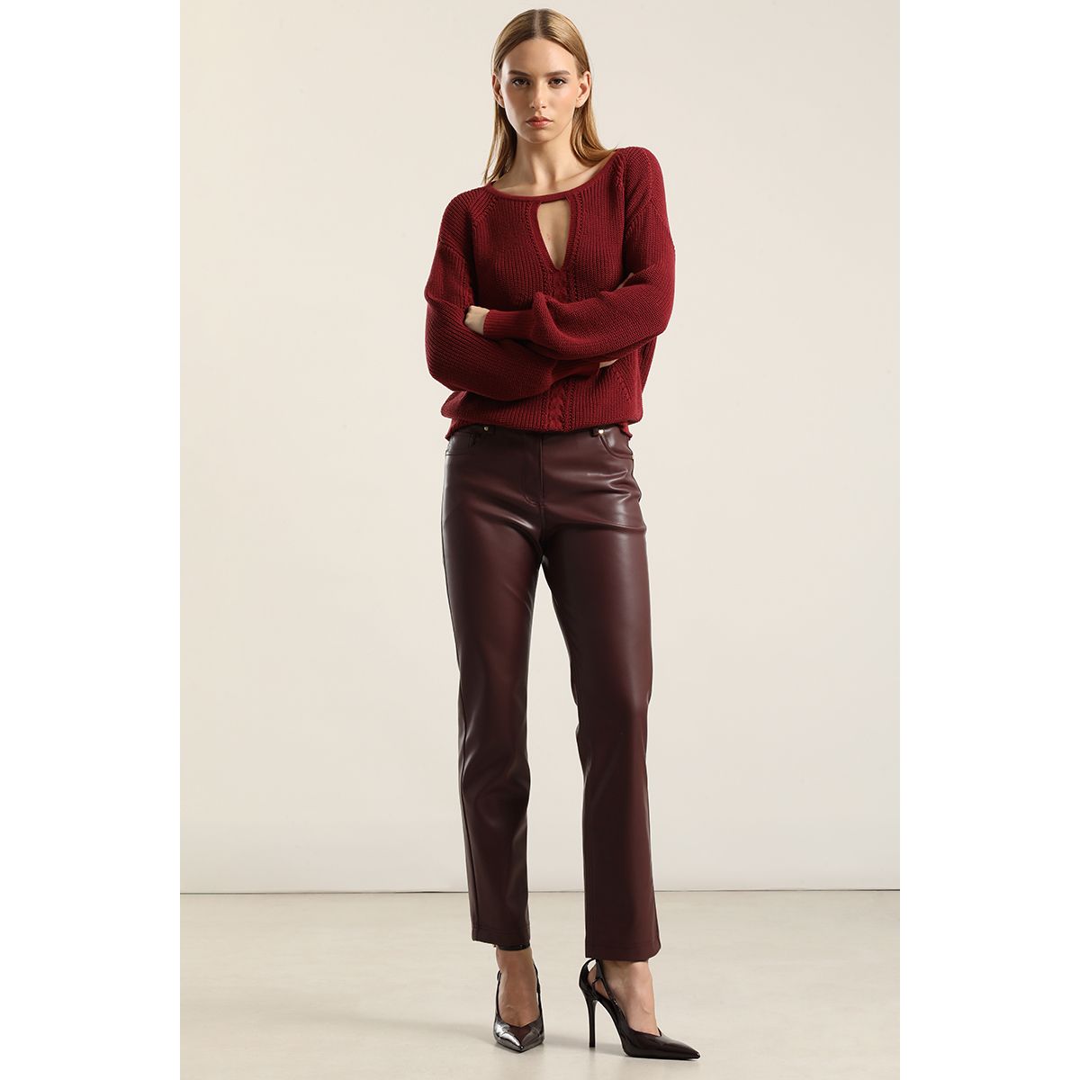 LIOLA - Pantalón slim, tiro medio, efecto cuero, burdeo Liola