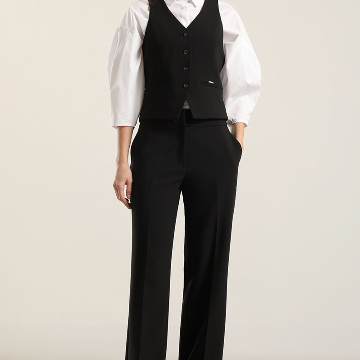 LIOLA - Pantalón recto, tiro alto, negro Liola