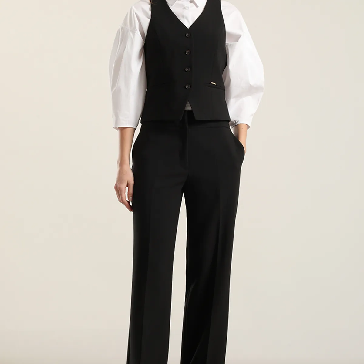 LIOLA - Pantalón recto, tiro alto, negro Liola