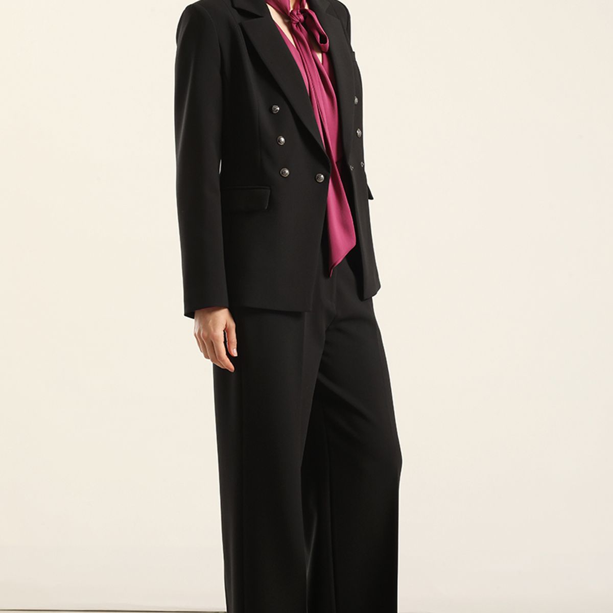 LIOLA - Blazer entallado cruzado, negro Liola