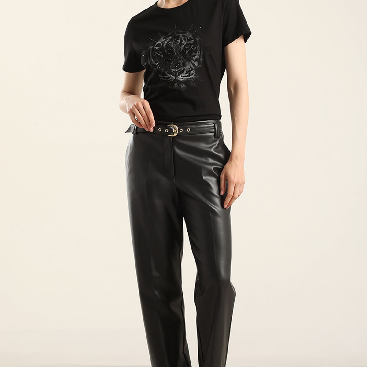 LIOLA - Pantalón sastre tiro alto, cinturon, negro Liola