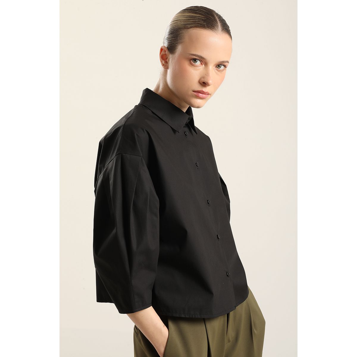 LIOLA - Blusa poplin, pliegues, negro Liola