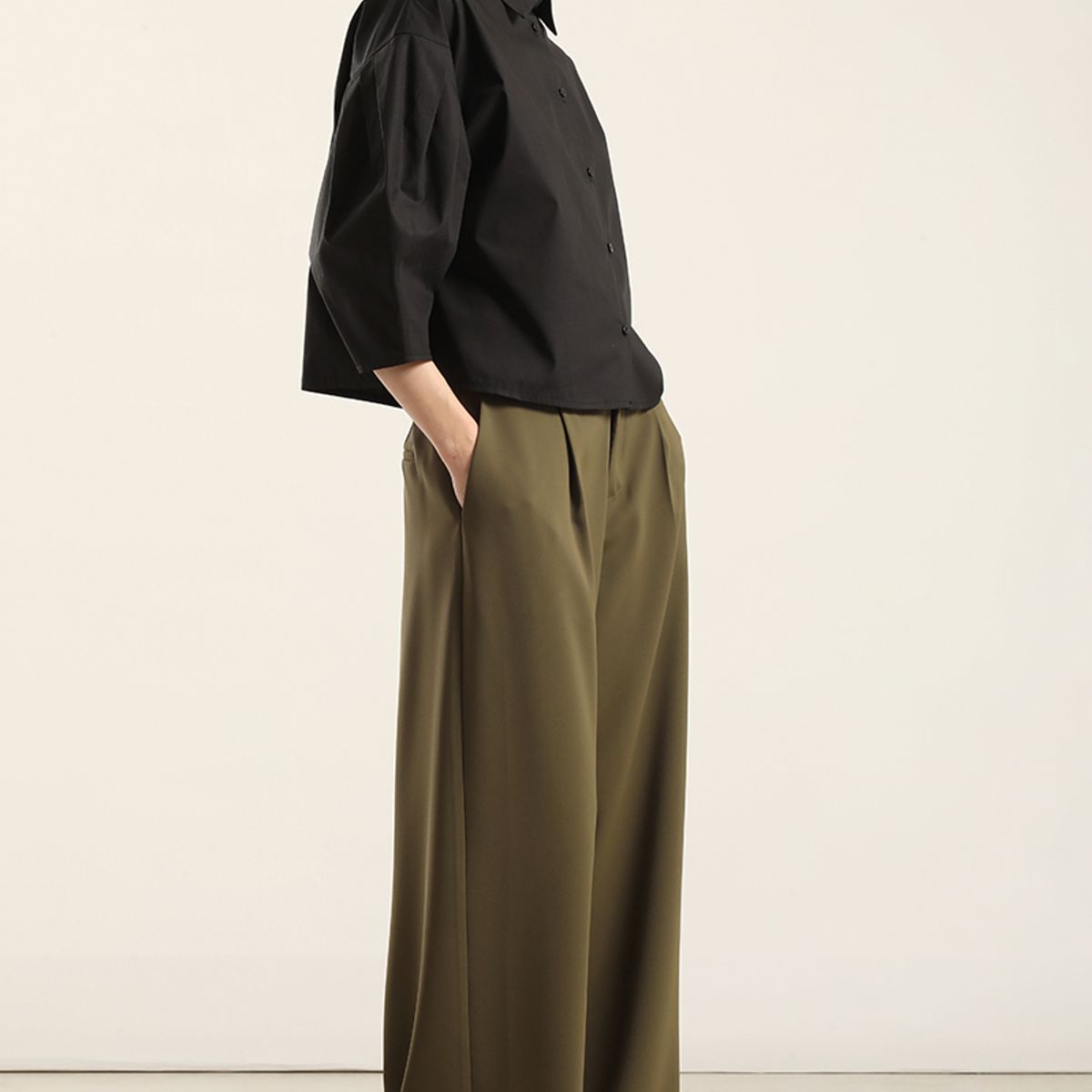 LIOLA - Blusa poplin, pliegues, negro Liola