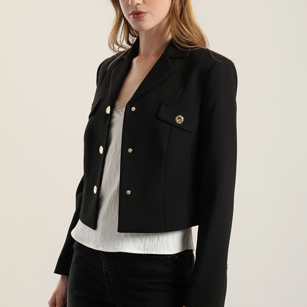 LIOLA - Chaqueta cropped, tapetas fantasia, negro Liola