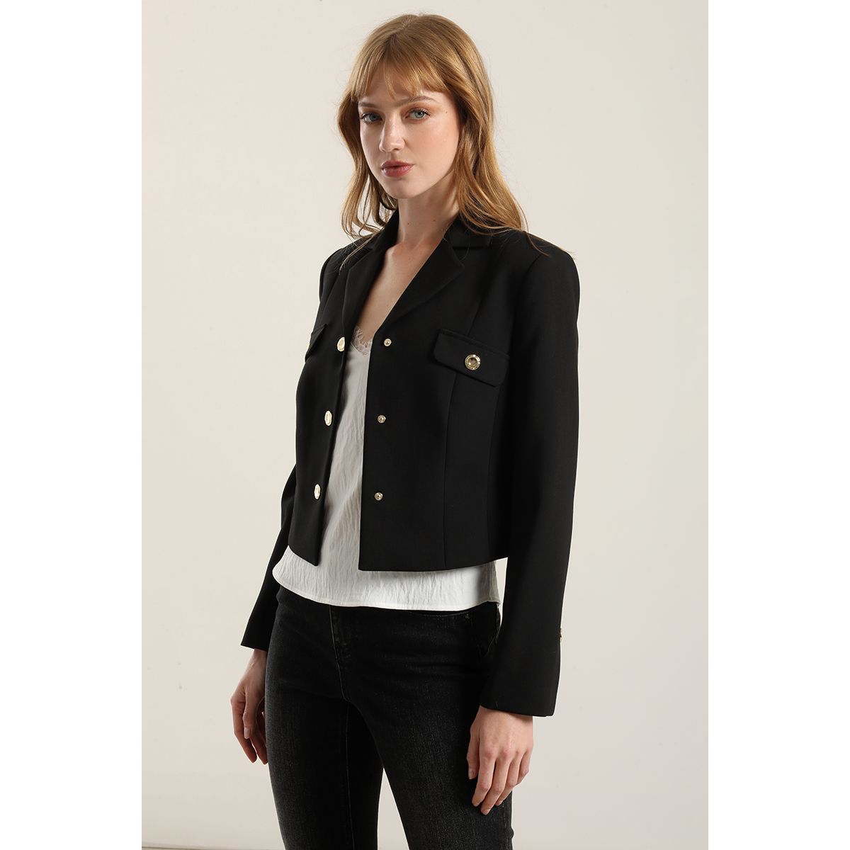 LIOLA - Chaqueta cropped, tapetas fantasia, negro Liola
