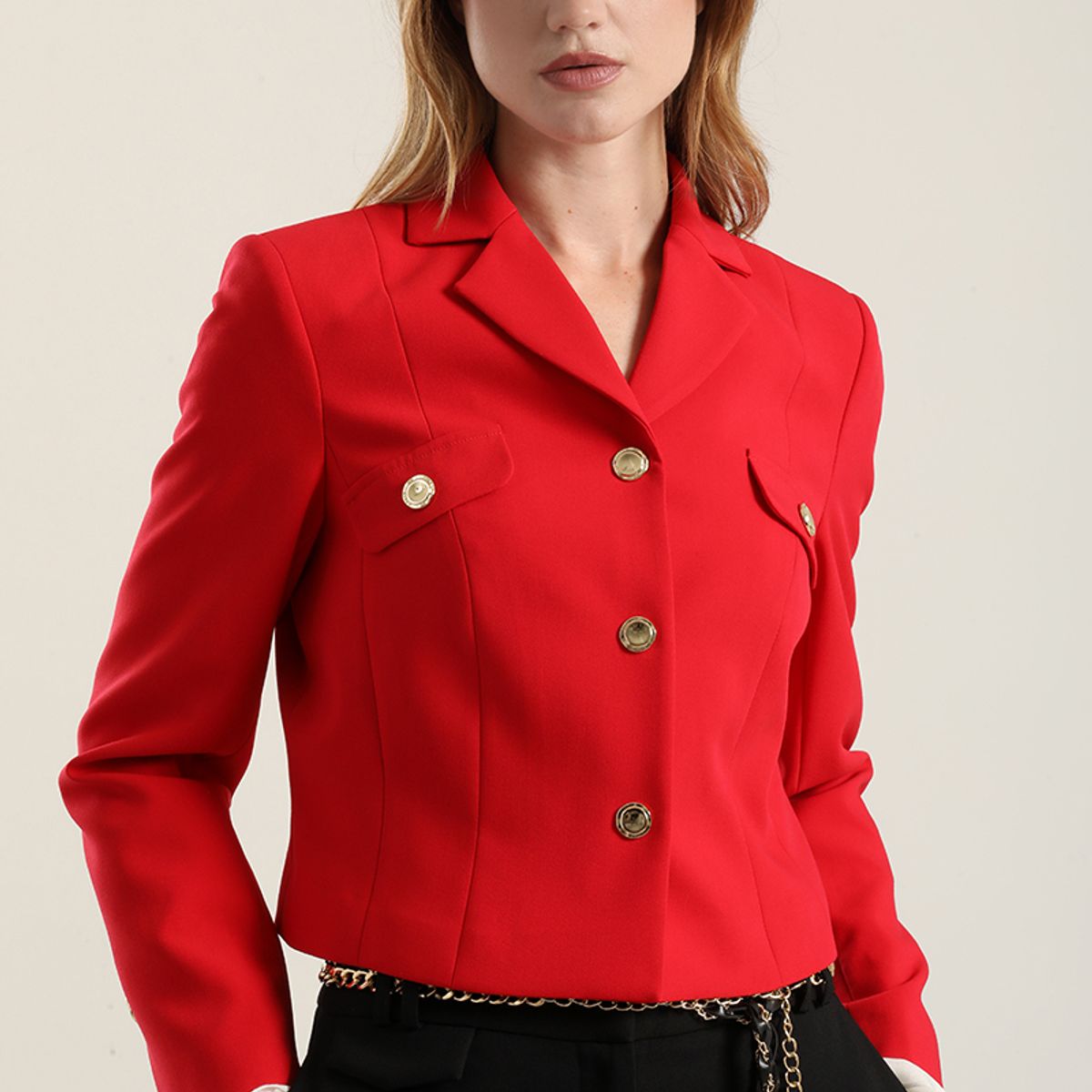 LIOLA - Chaqueta cropped, tapetas fantasia, rojo Liola