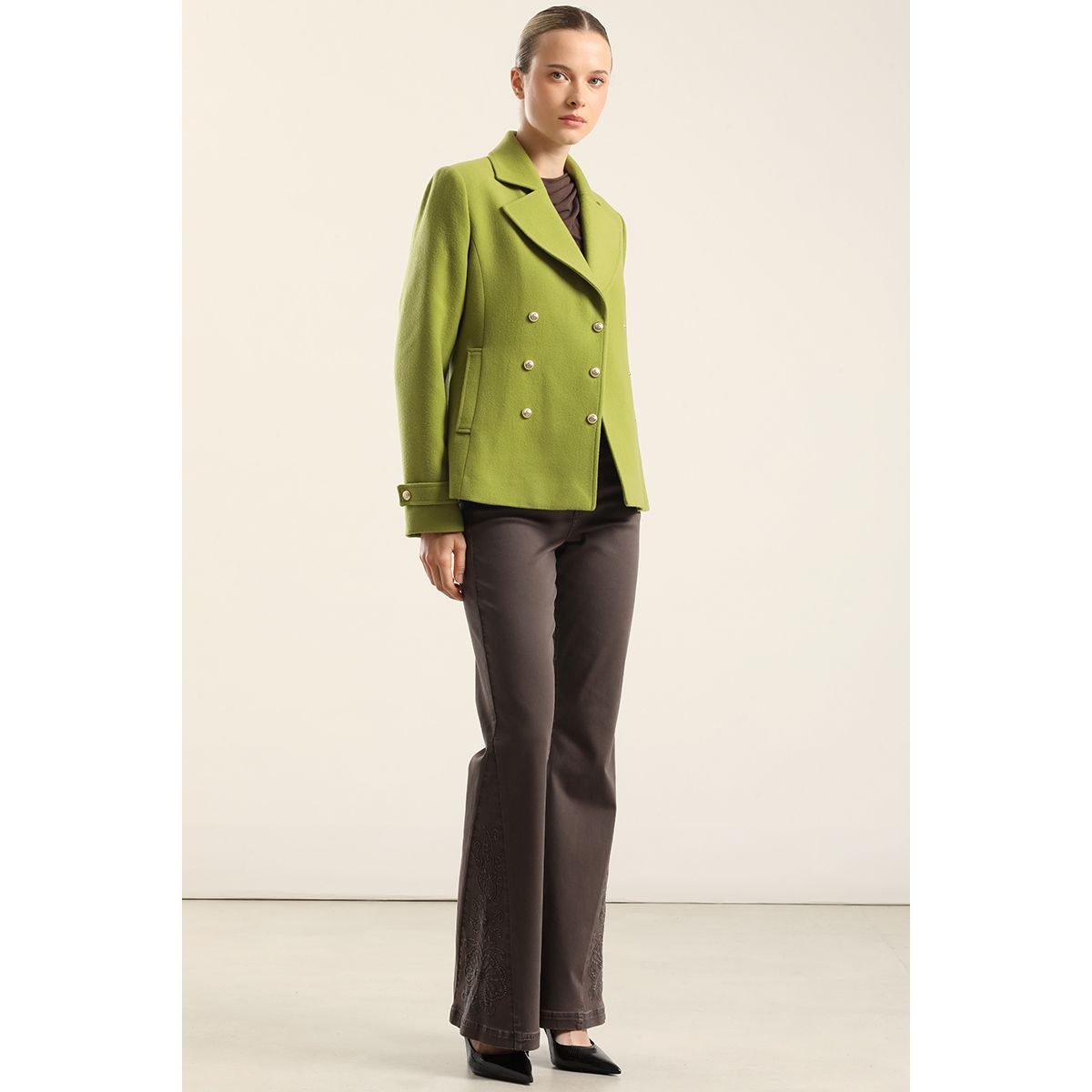 LIOLA - Chaqueta cruzada semi recta, pistacho Liola