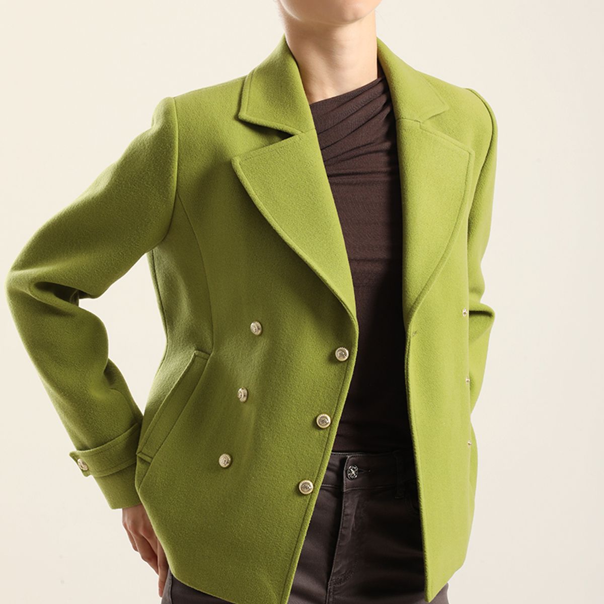 LIOLA - Chaqueta cruzada semi recta, pistacho Liola
