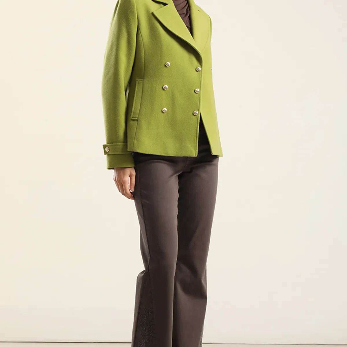 LIOLA - Chaqueta cruzada semi recta, pistacho Liola