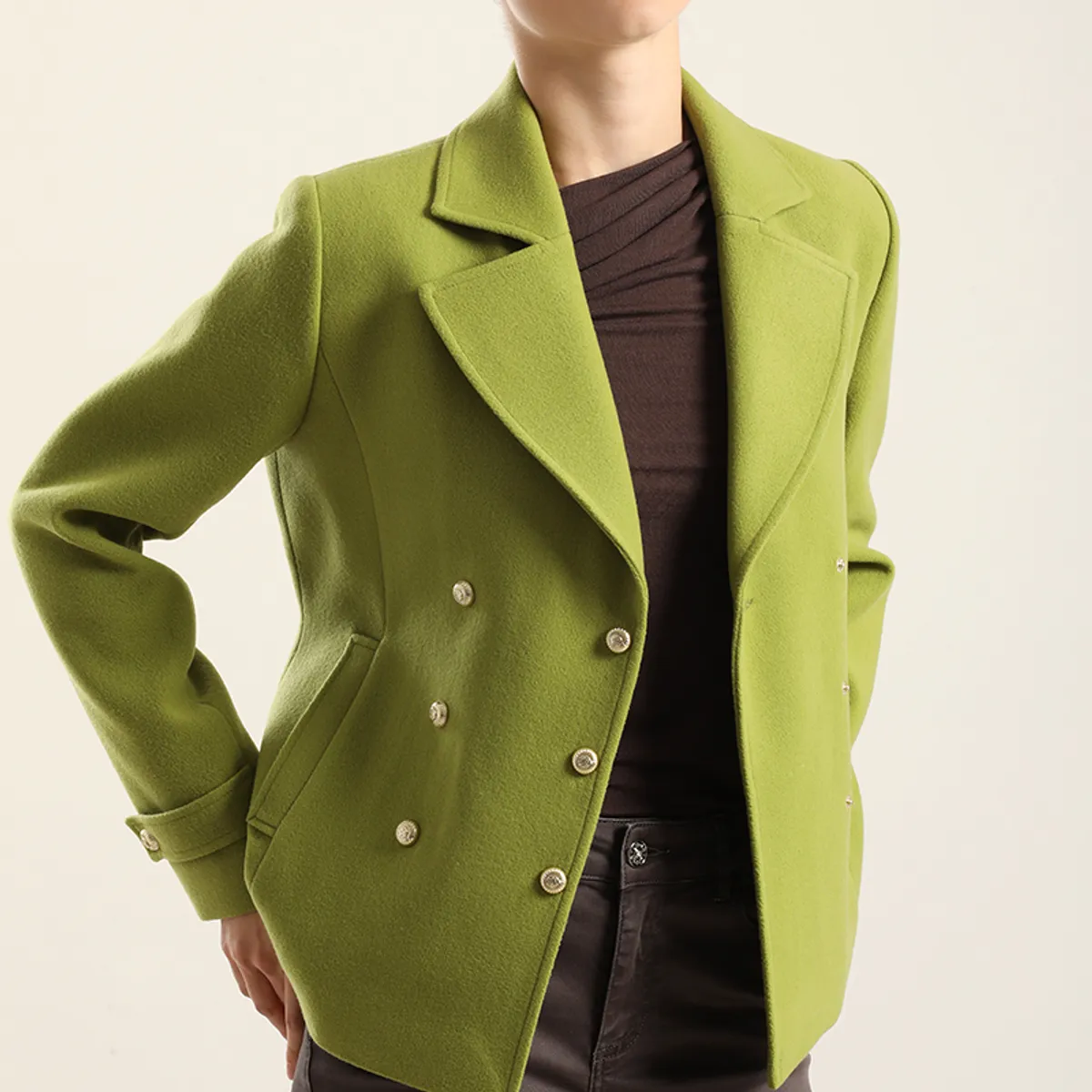 LIOLA - Chaqueta cruzada semi recta, pistacho Liola