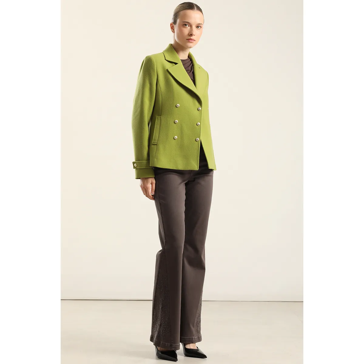 LIOLA - Chaqueta cruzada semi recta, pistacho Liola