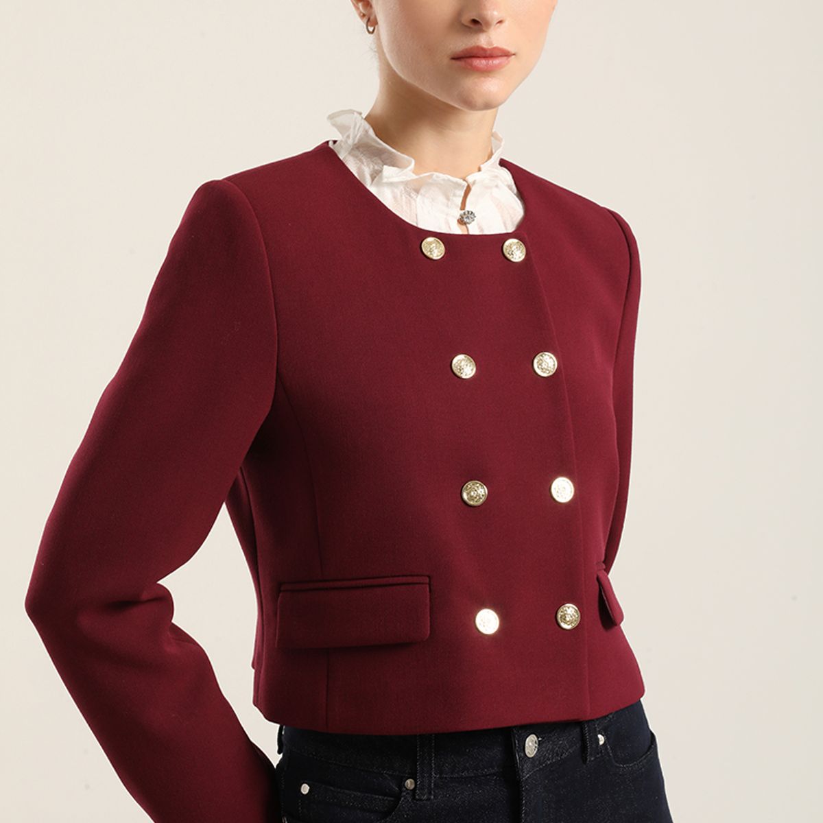 LIOLA - Chaqueta cropped, cruzada, burdeo Liola