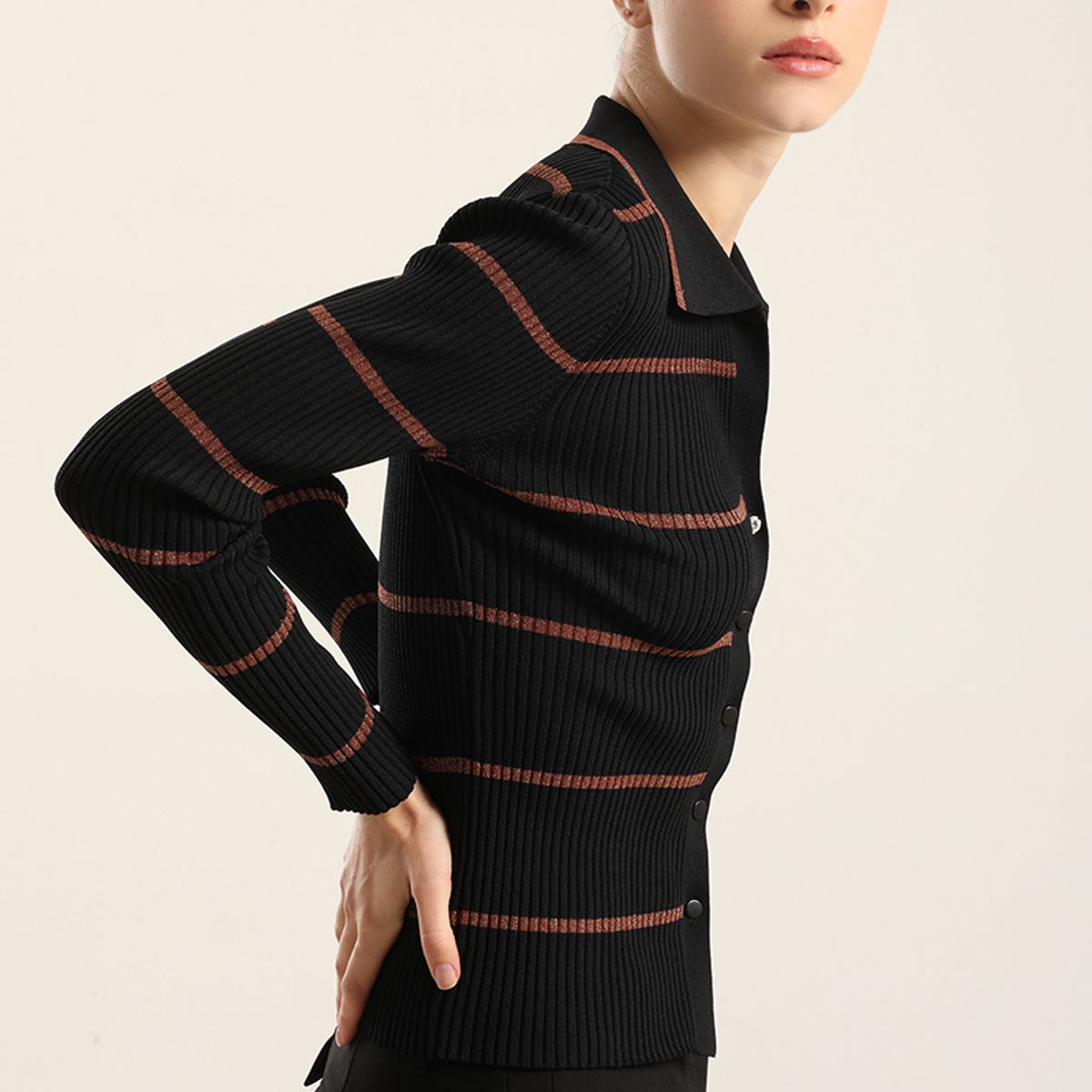LIOLA - Cardigan punto retro, hilo metalizado, negro Liola