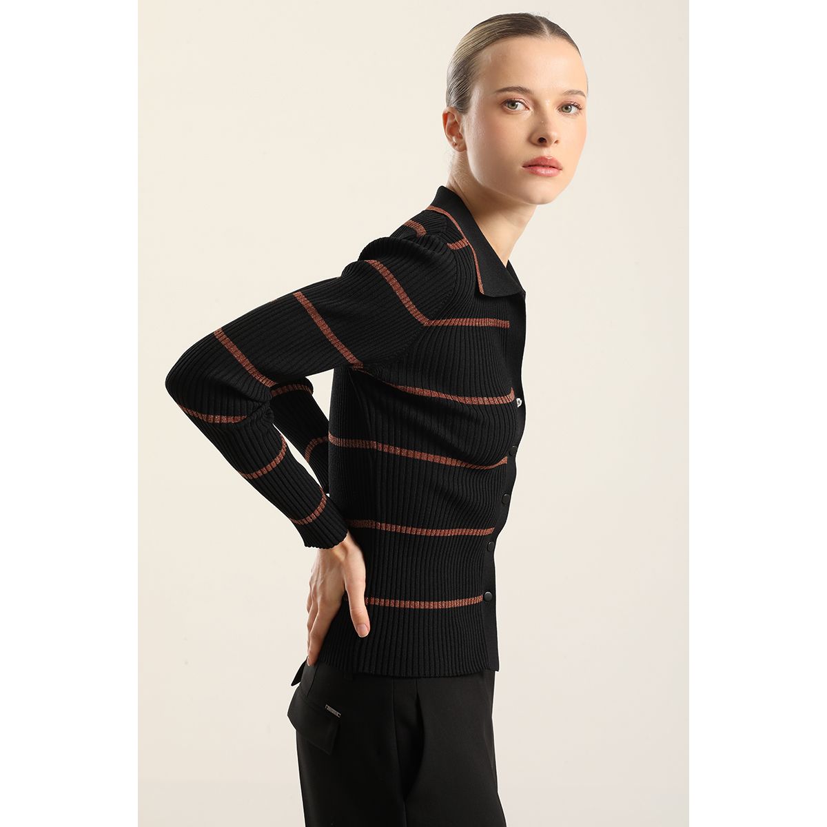 LIOLA - Cardigan punto retro, hilo metalizado, negro Liola