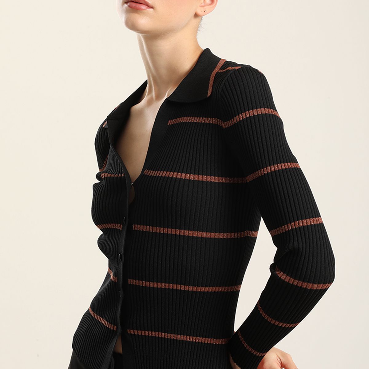 LIOLA - Cardigan punto retro, hilo metalizado, negro Liola
