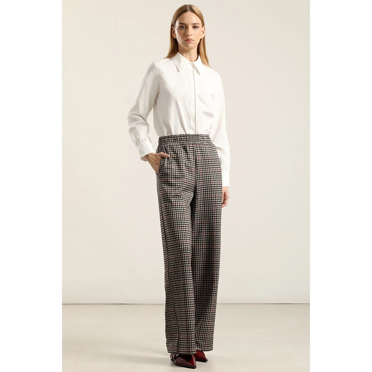 LIOLA - Pantalón ancho, tiro alto, burdeo Liola