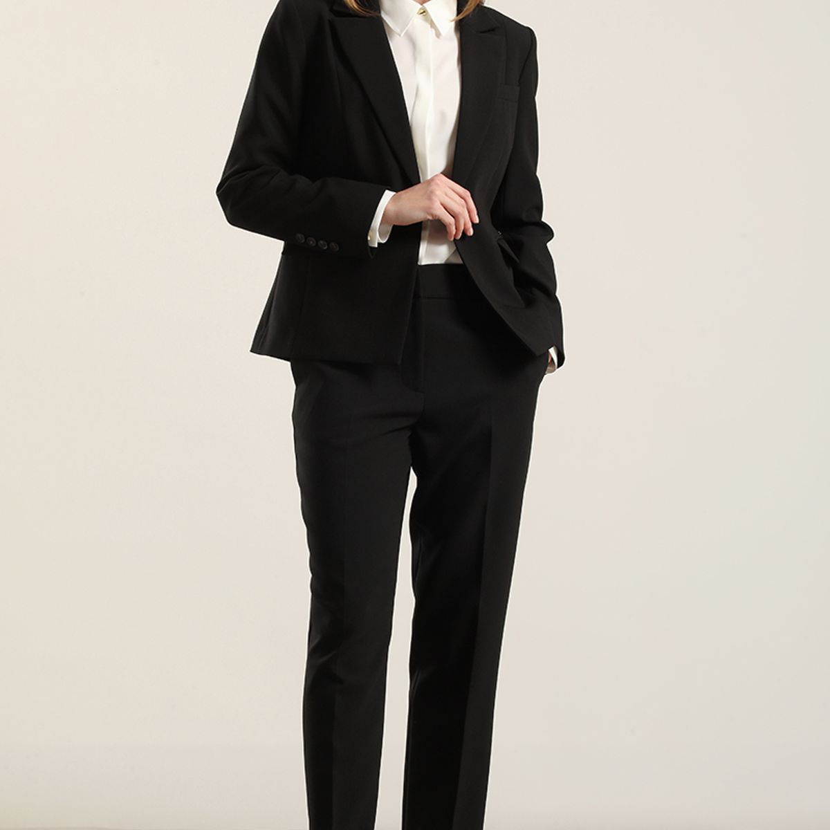 LIOLA - Blazer basico entallado, negro Liola