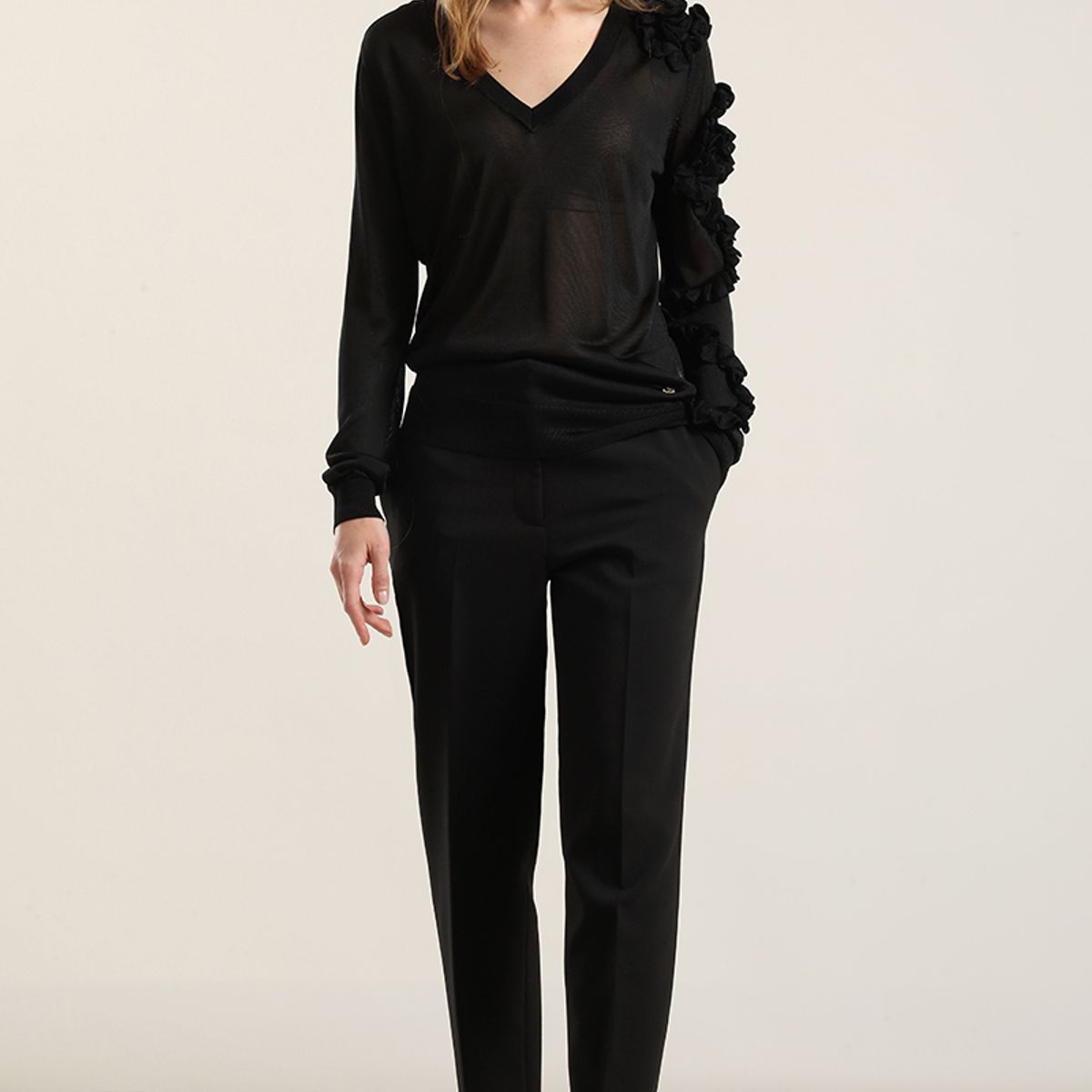 LIOLA - Jersey punto semitrasparente, volados, negro Liola