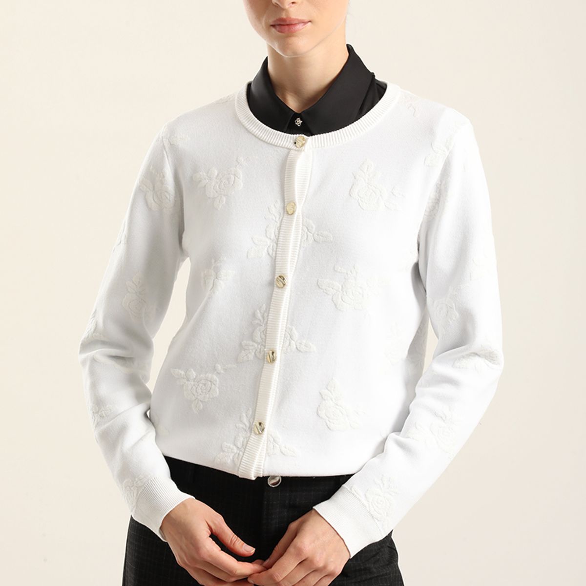 LIOLA - Cardigan punto jacquard flores, crudo Liola