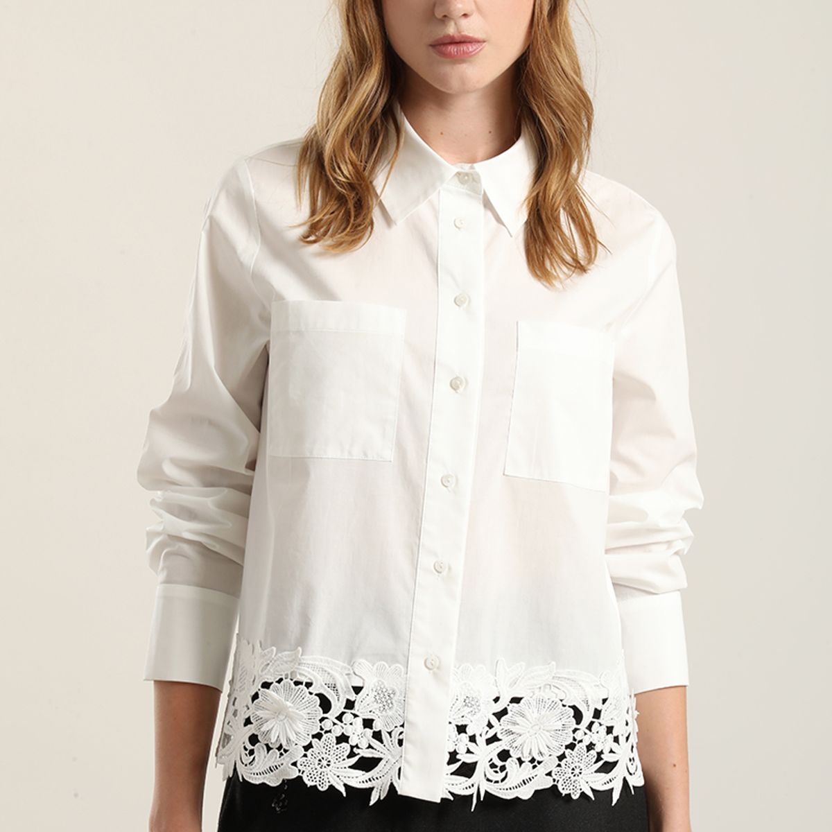 LIOLA - Camisa algodon  ruedo guipur, crudo Liola