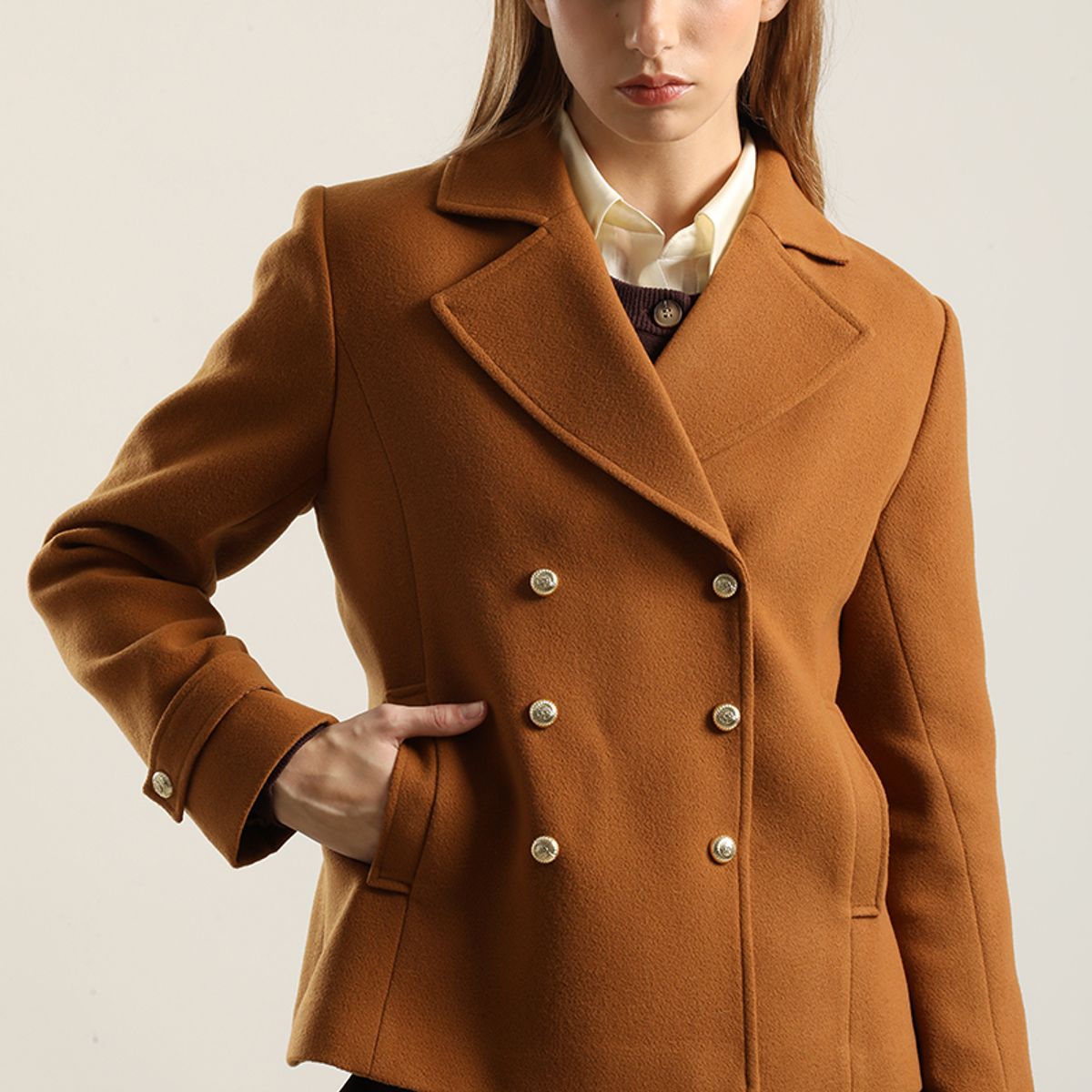 LIOLA - Chaqueta cruzada semi recta, camel Liola