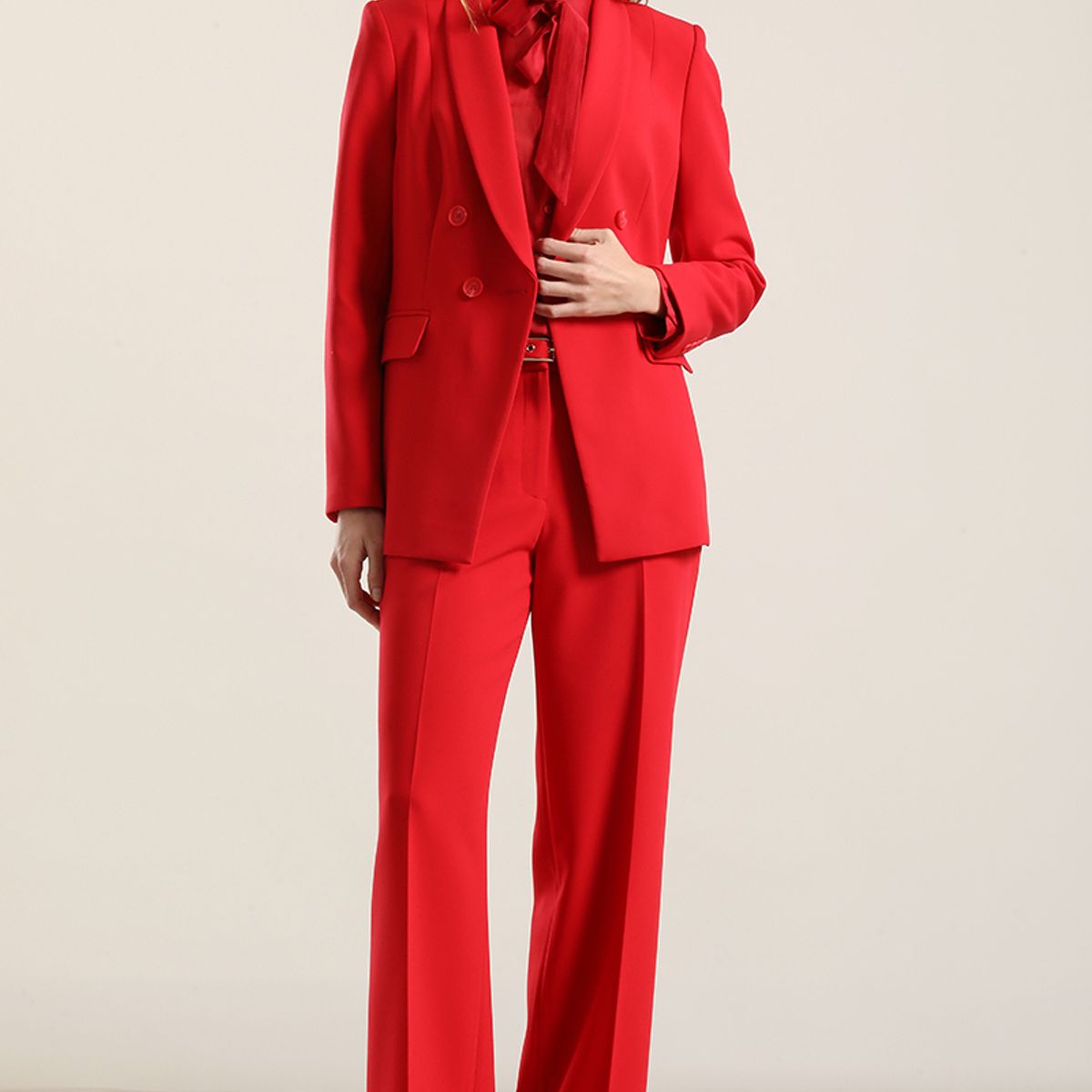 LIOLA - Pantalón recto cinturon, tiro alto, rojo Liola
