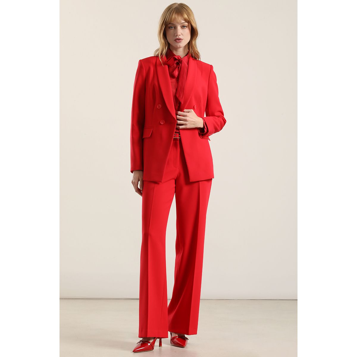 LIOLA - Pantalón recto cinturon, tiro alto, rojo Liola