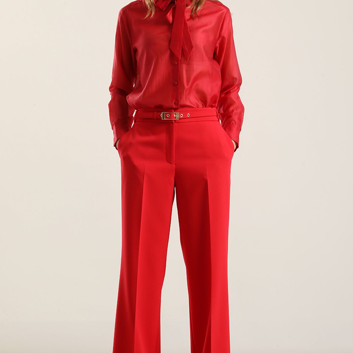 LIOLA - Pantalón recto cinturon, tiro alto, rojo Liola