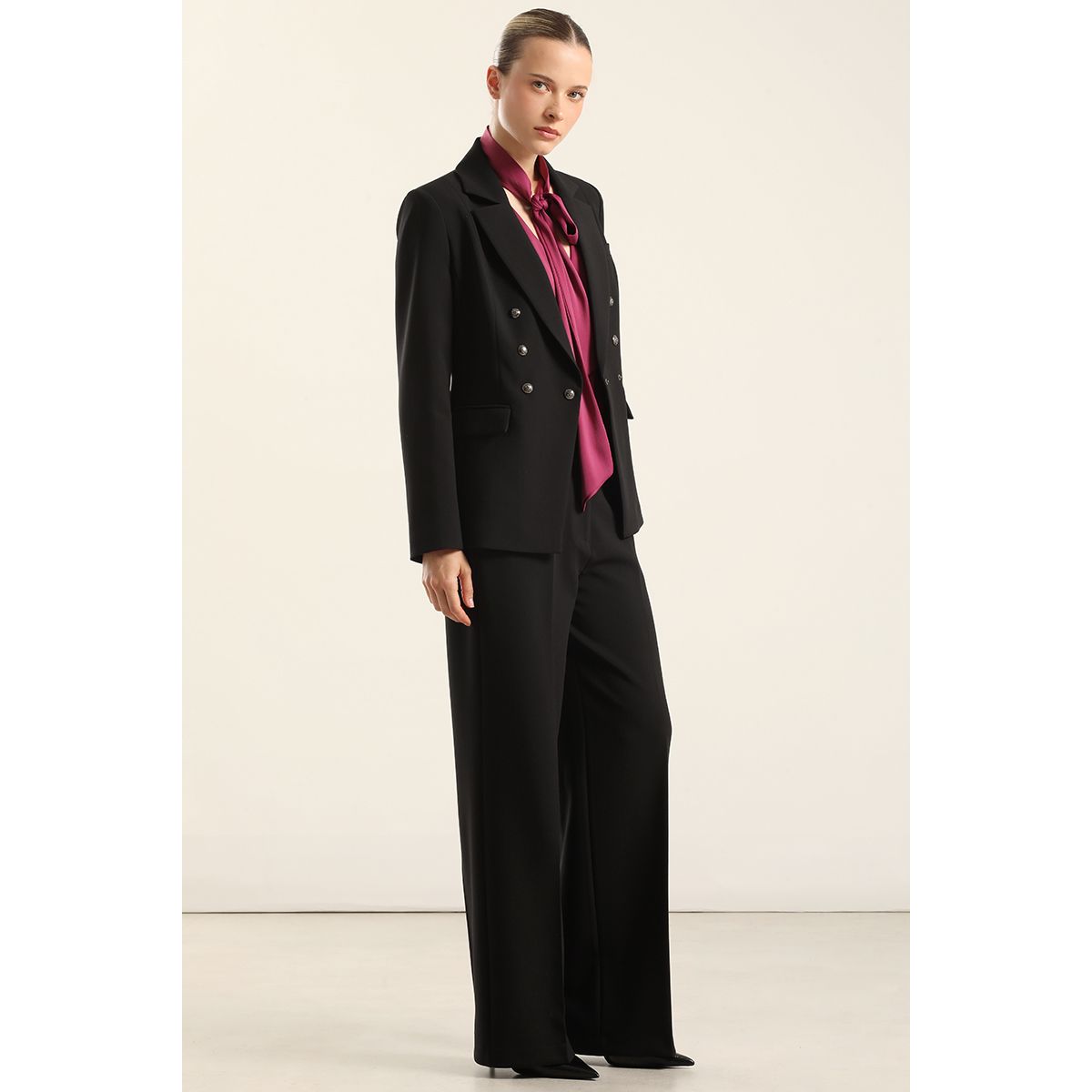 LIOLA - Pantalón straight, tiro alto, negro Liola