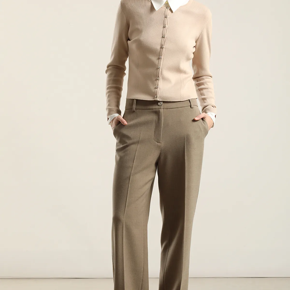 LIOLA - Cardigan basico punto, beige Liola