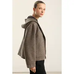 LIOLA - Chaqueta fantasía capucha, beige