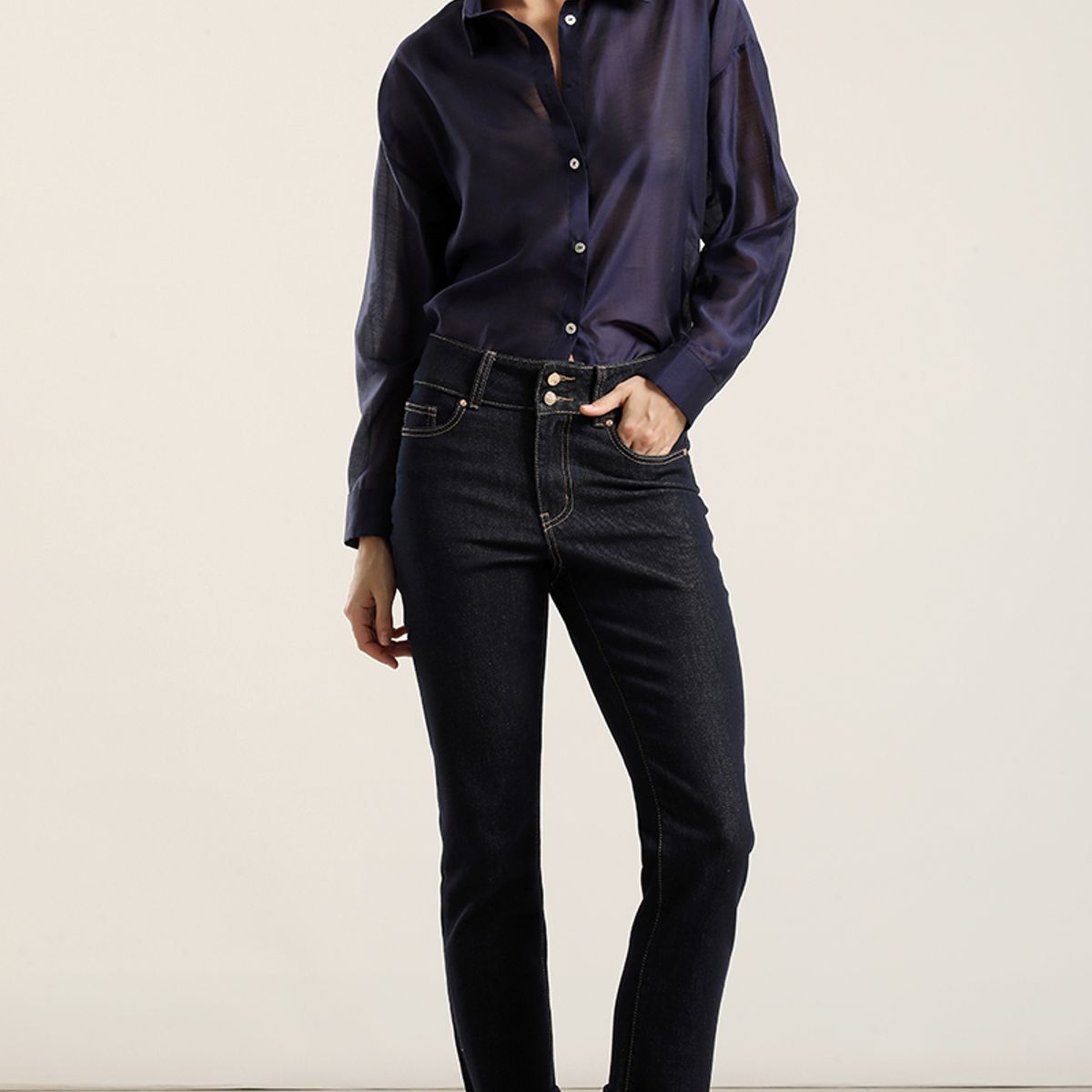 LIOLA - Jeans slim, boton joya, indigo Liola