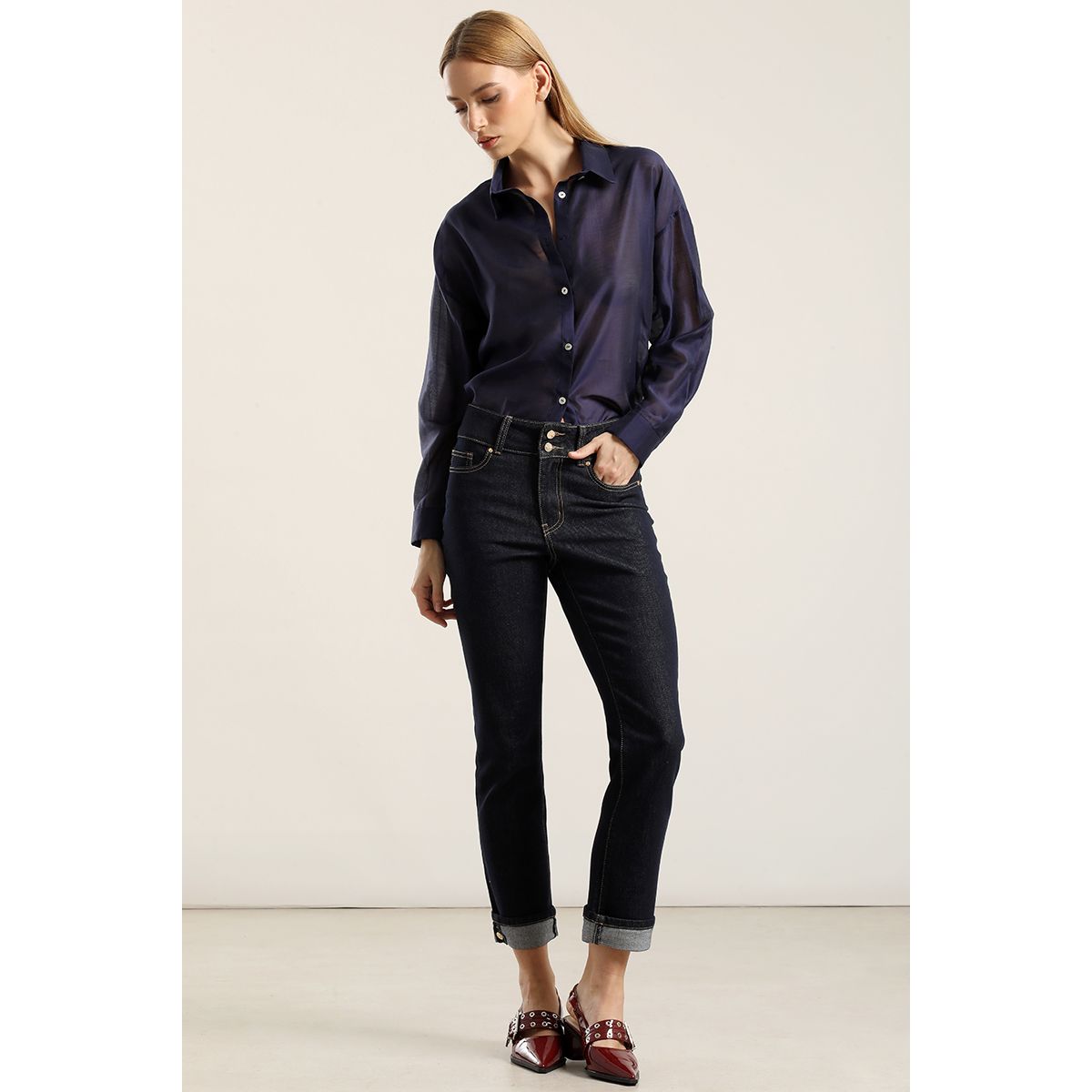 LIOLA - Jeans slim, boton joya, indigo Liola