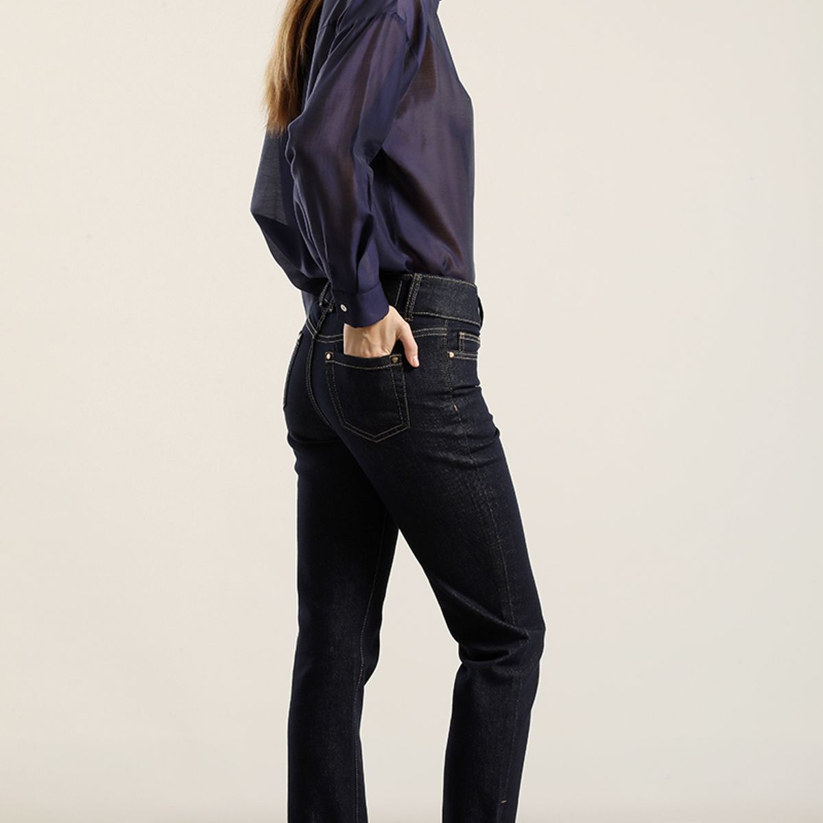 LIOLA - Jeans slim, boton joya, indigo Liola