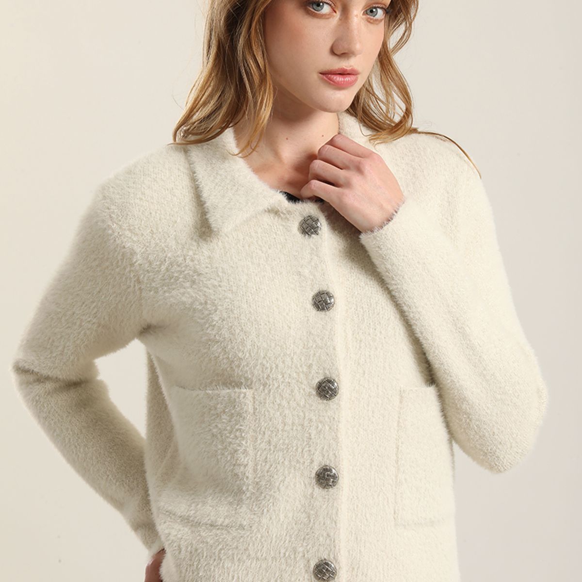 LIOLA - Chaqueta punto, hilo metalizado, beige Liola