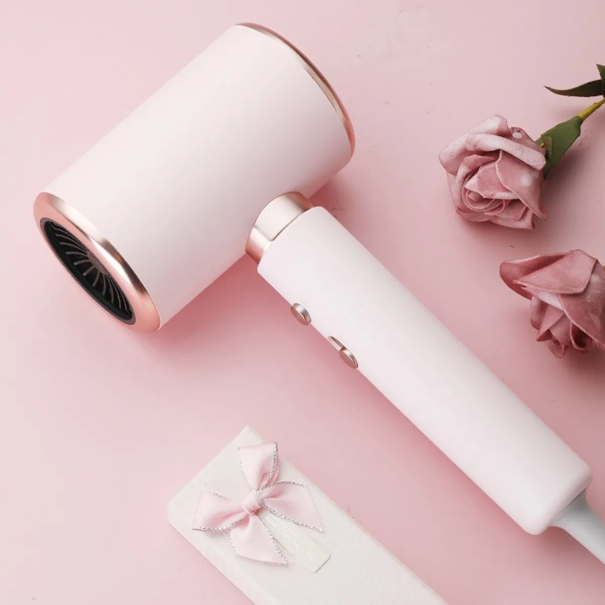 GIOIO - Secador de Alta Velocidad y Potencia con Iones y Temperatura Constante