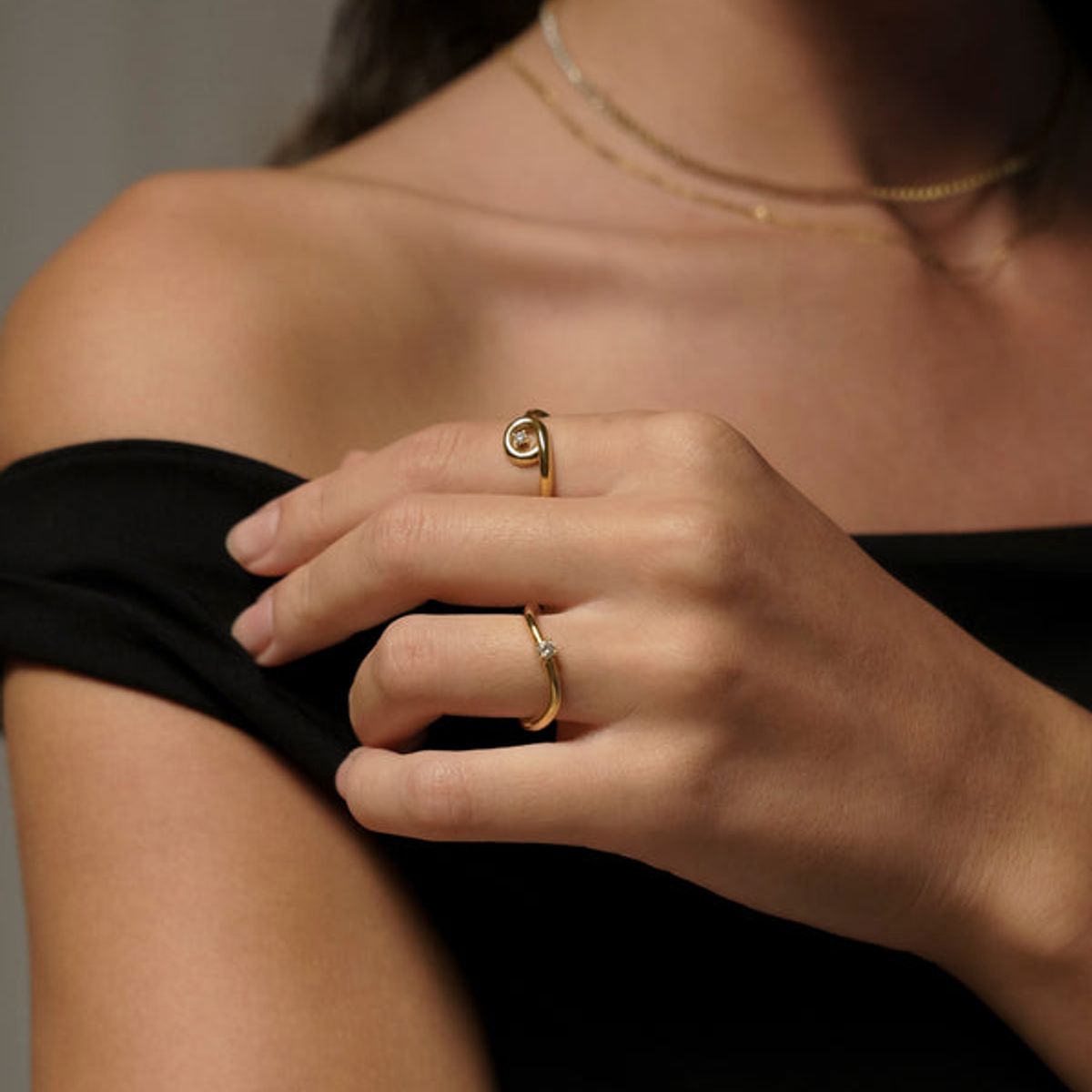 ONE DESIGNED IN LISBON - Anillo Infinity Solitaire Gold
