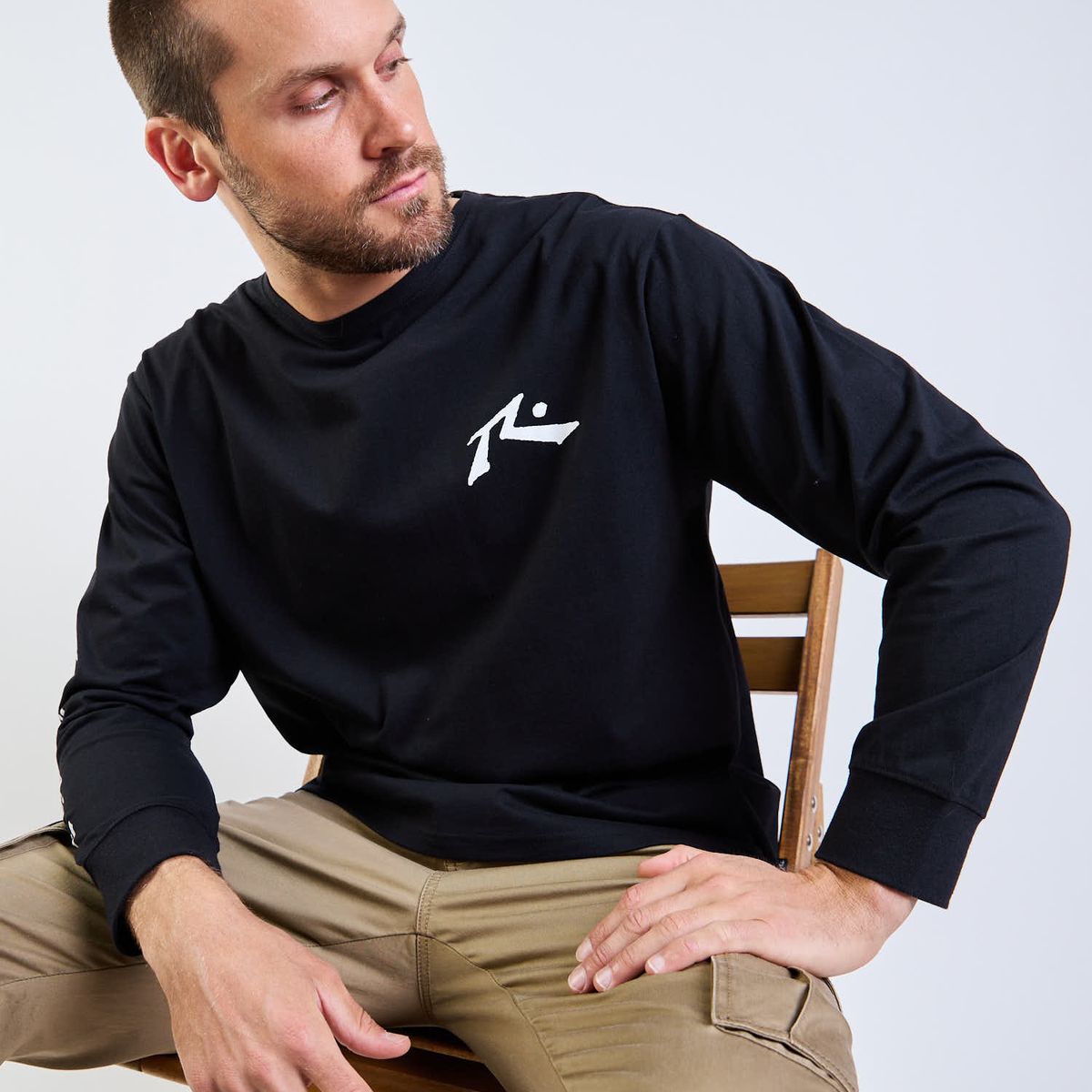 RUSTY - Polera ML R Logo Negro Hombre Rusty