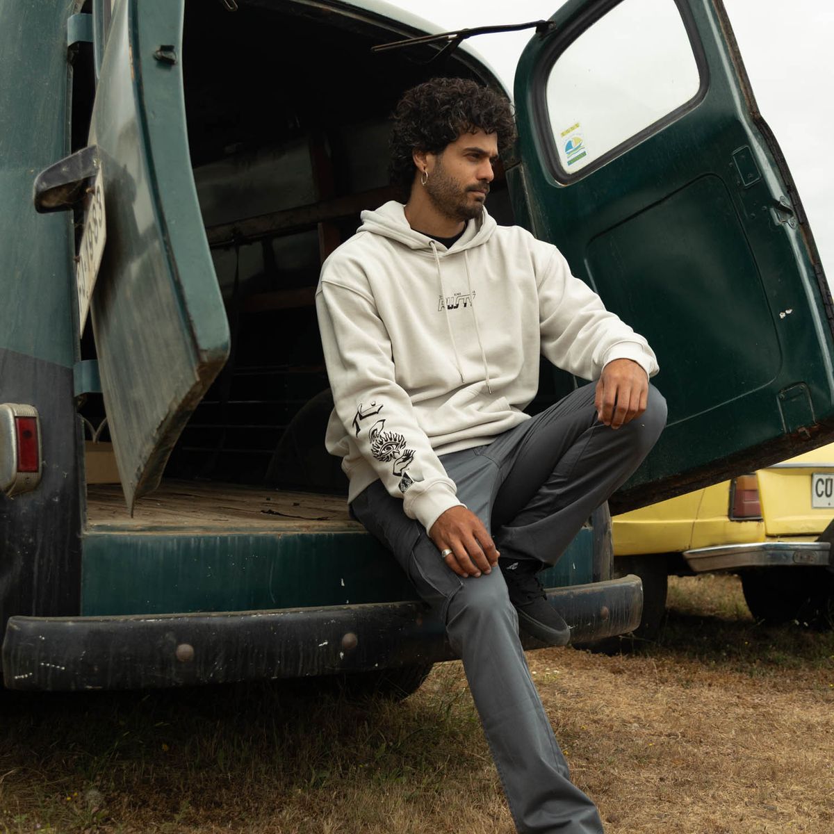 RUSTY - Poleron Canguro Abducted Hoodie Beige Hombre Rusty
