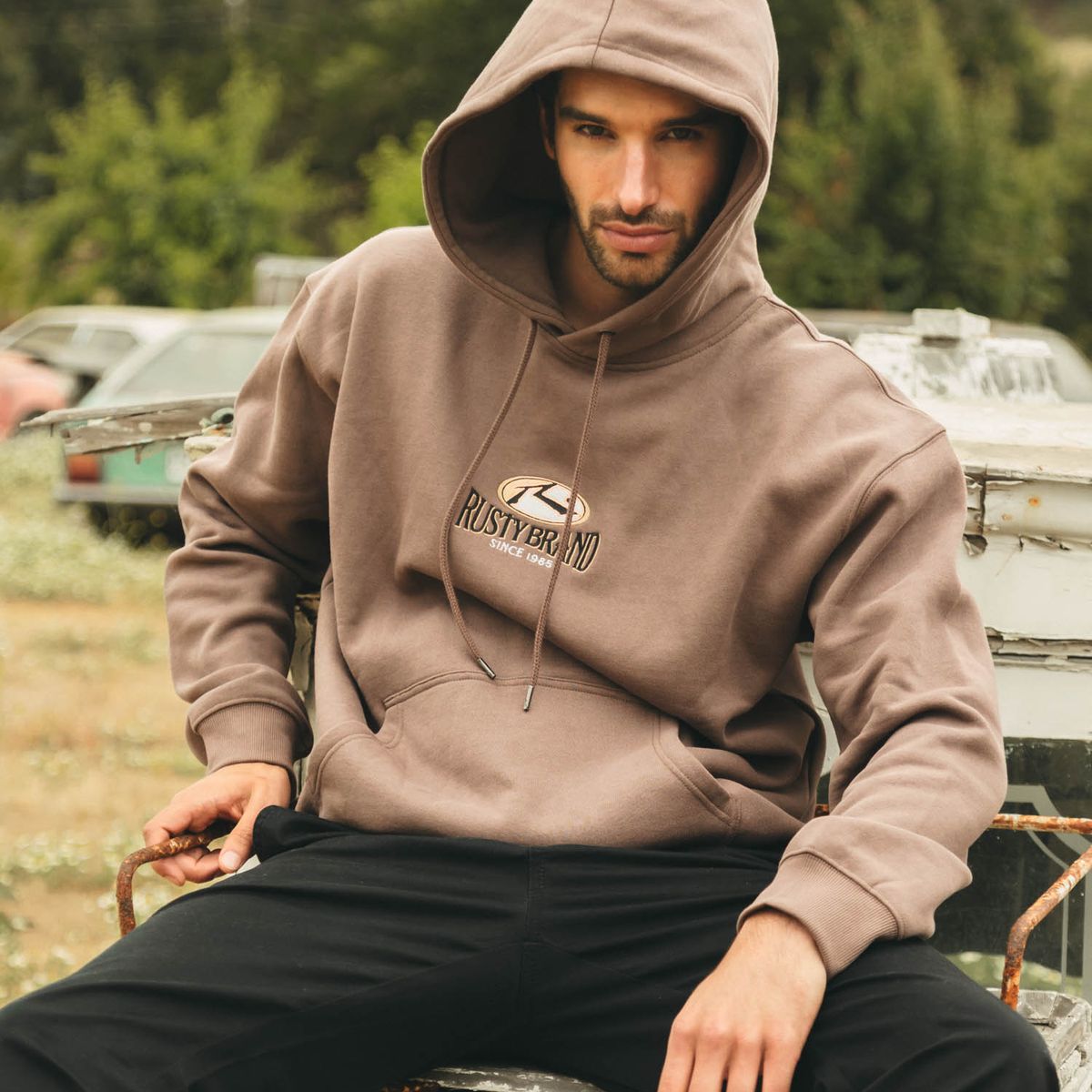 RUSTY - Poleron Canguro Rusty Brand Hoodie Café Hombre Rusty