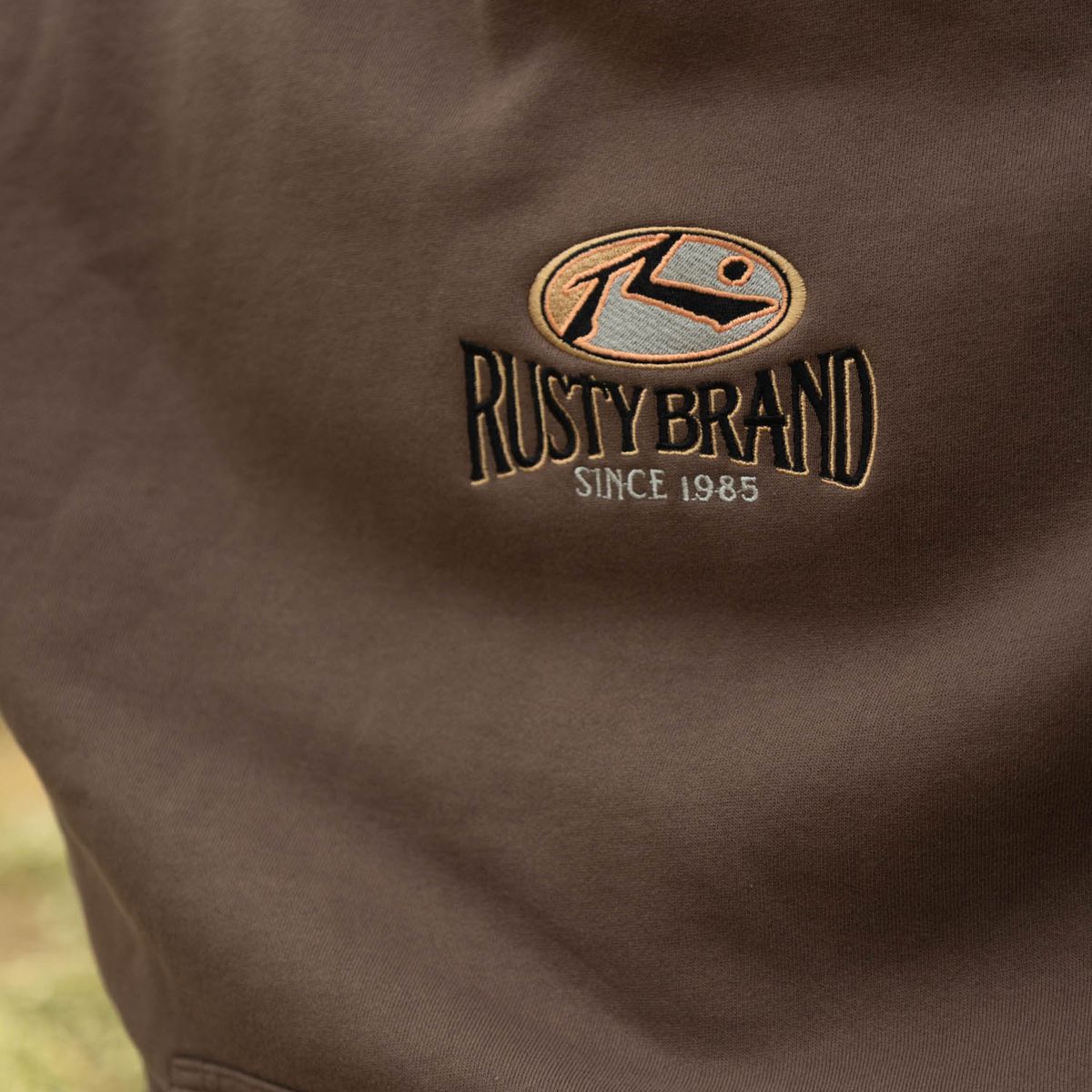 RUSTY - Poleron Canguro Rusty Brand Hoodie Café Hombre Rusty