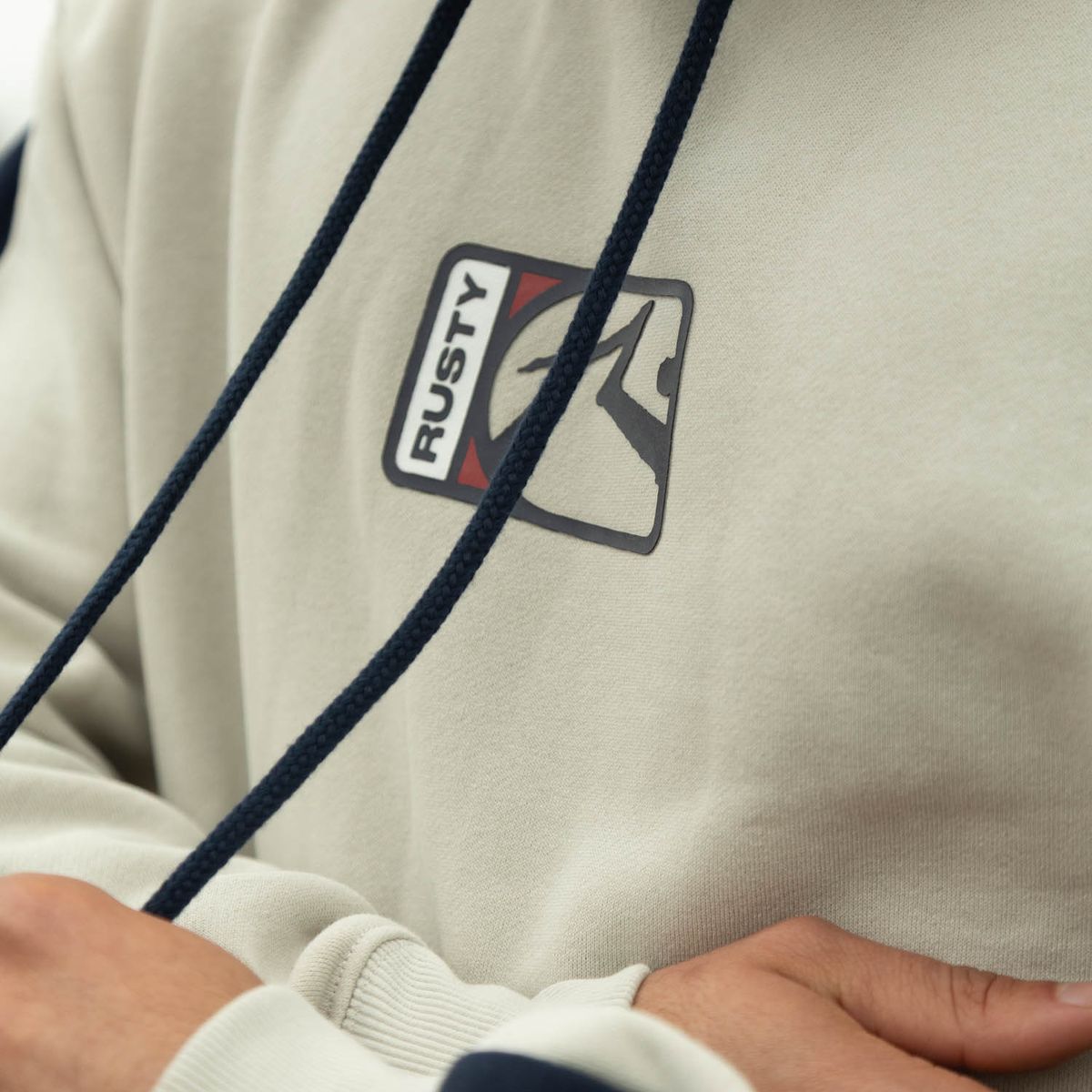 RUSTY - Poleron Canguro Rusty Div. Hoodie Beige Hombre Rusty